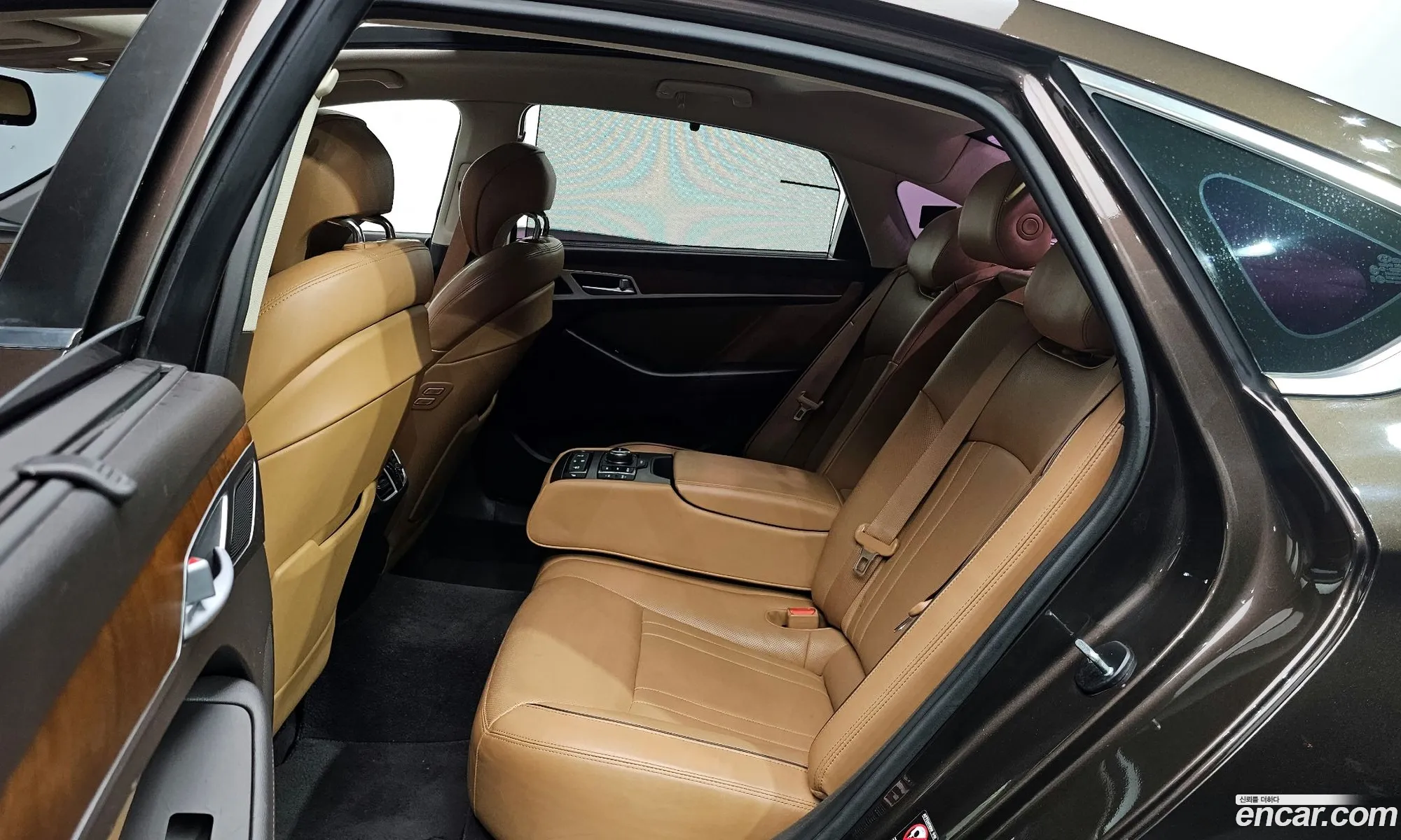 Hyundai Genesis DH 2015 — 14