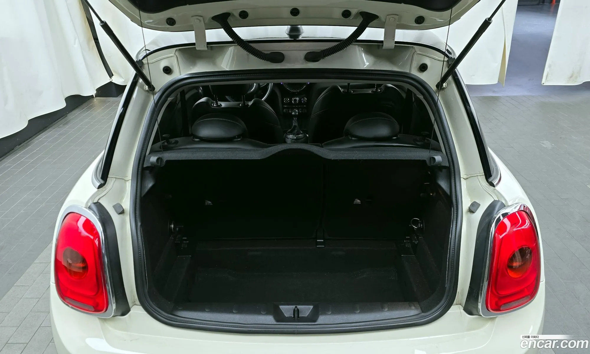 Mini Cooper 2015 — 16