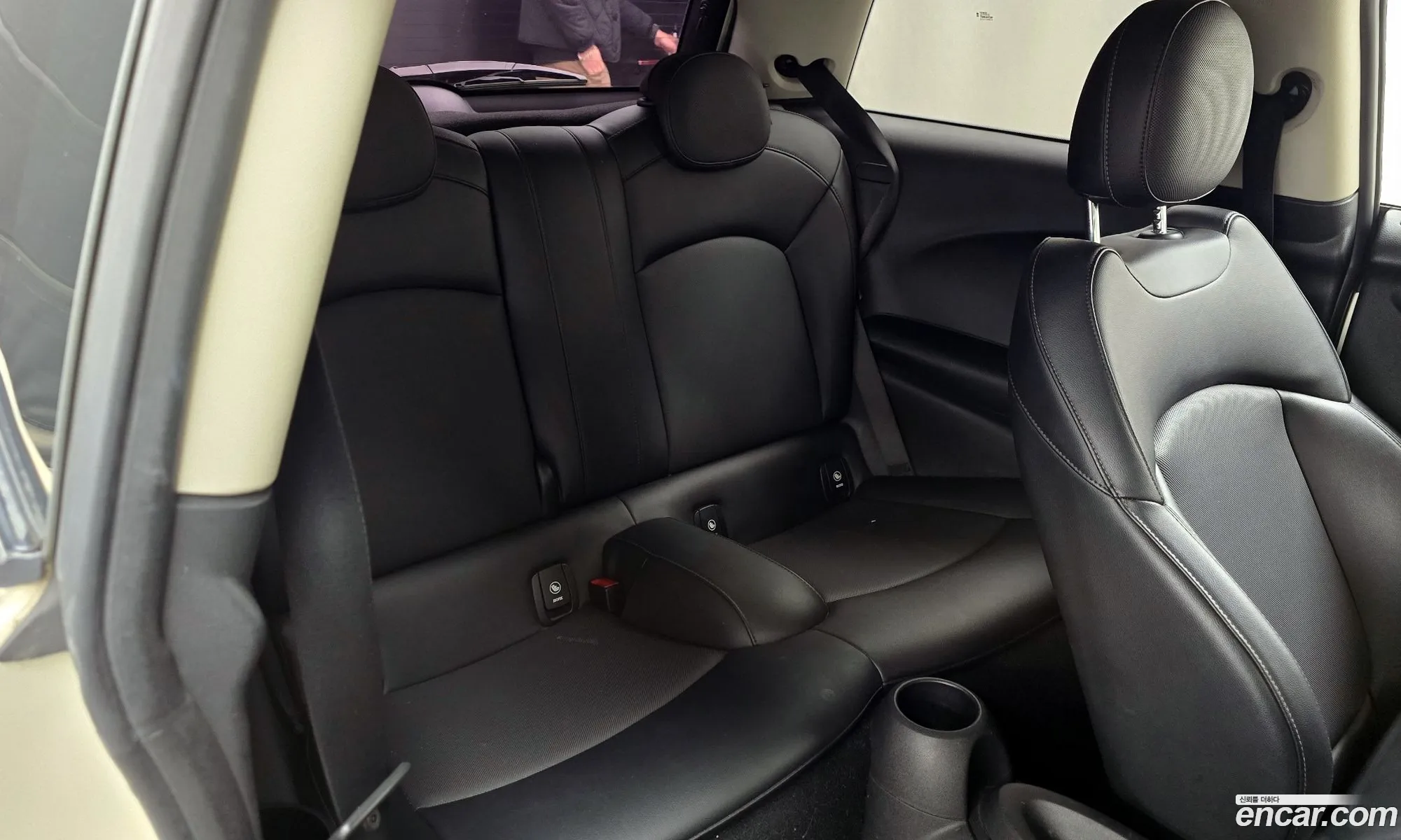 Mini Cooper 2015 — 17