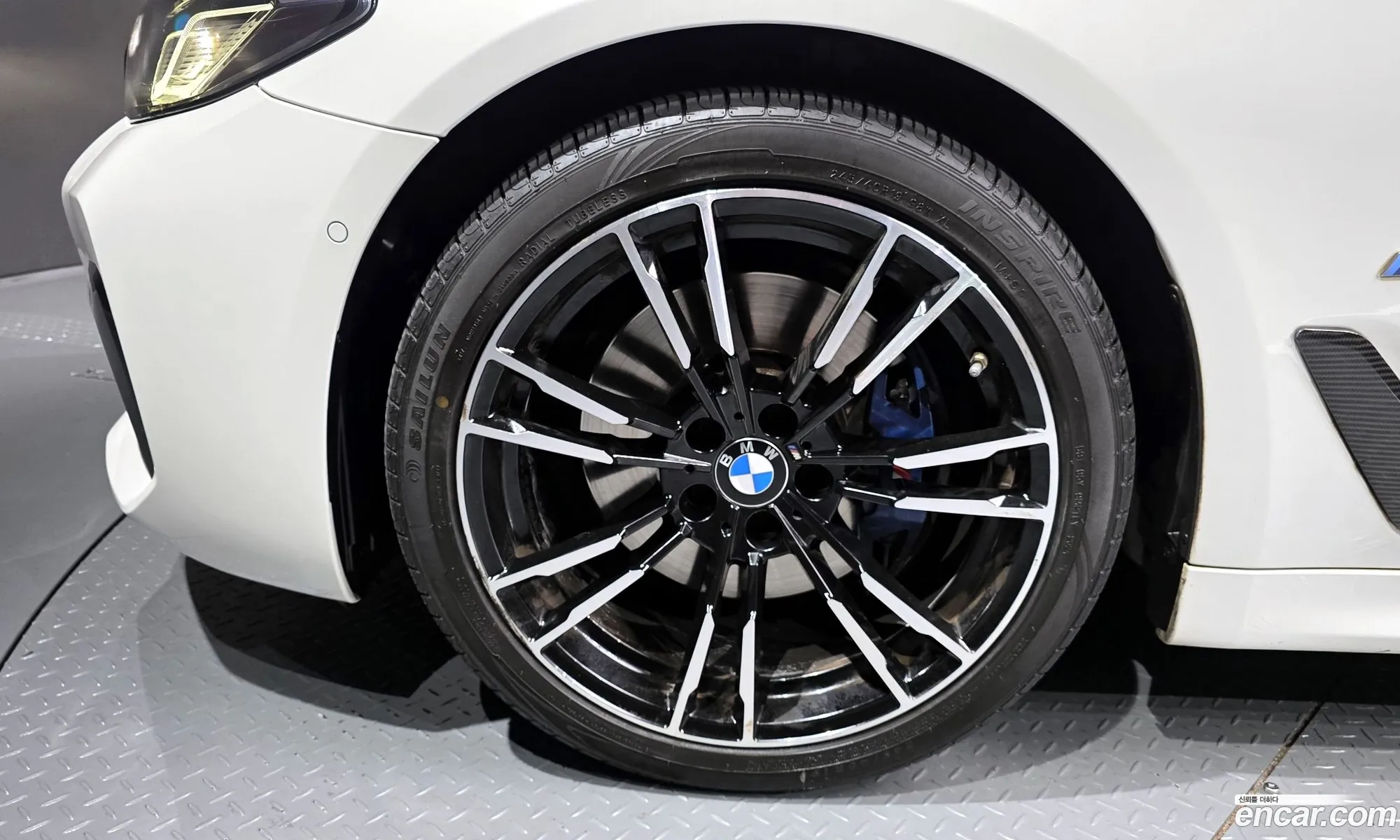 BMW 5 Series 2021 — 19