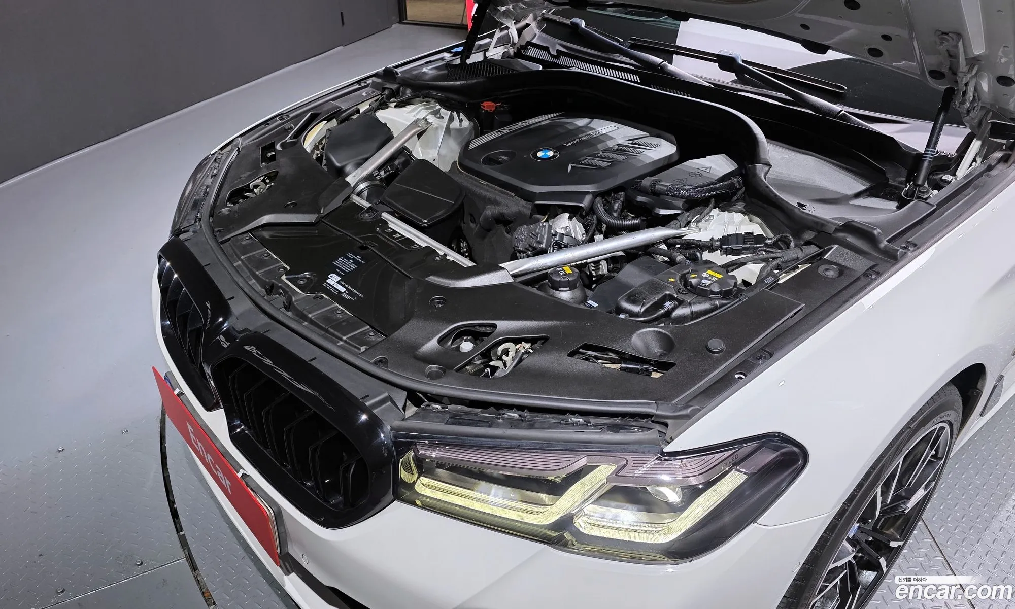 BMW 5 Series 2021 — 11