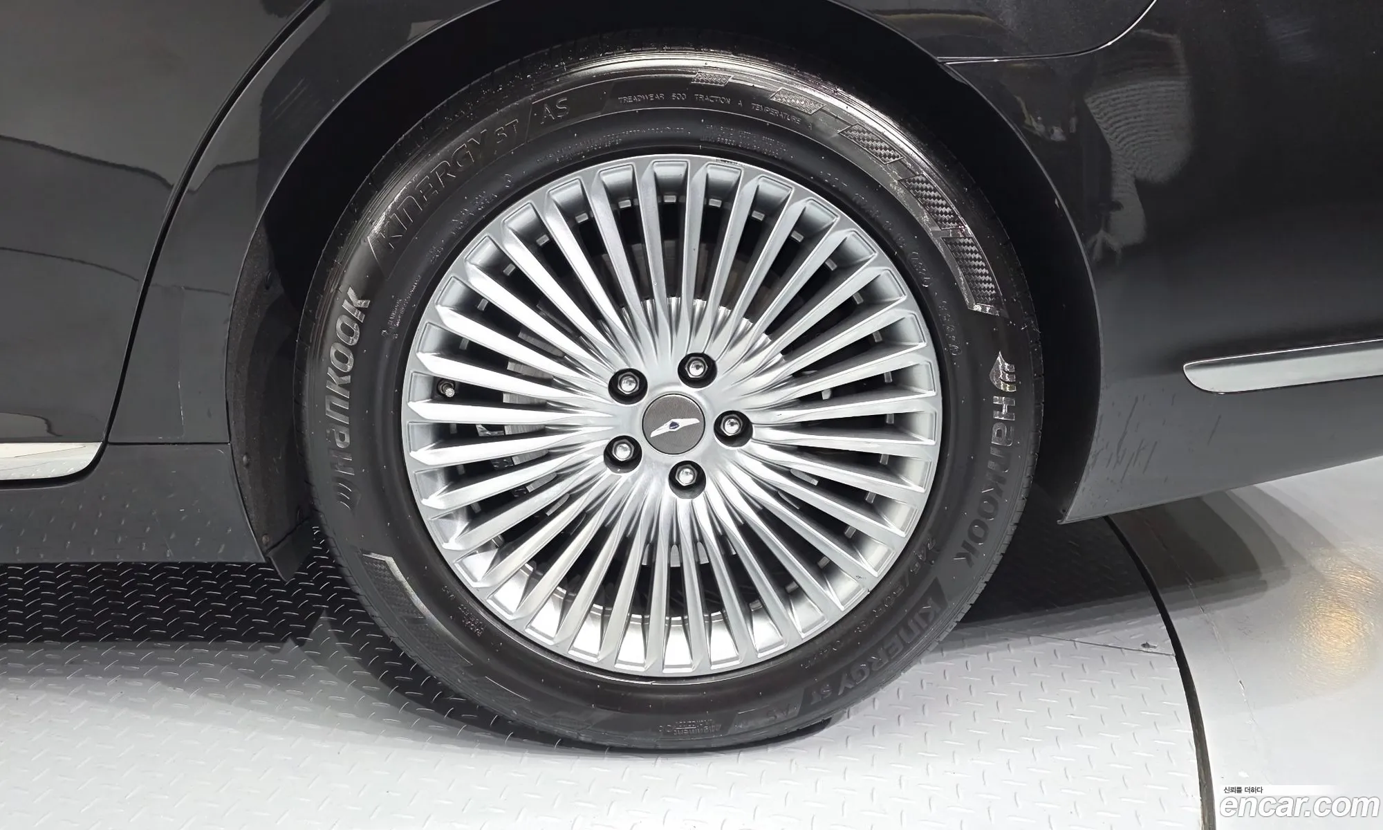 Genesis G90 2019 — 2