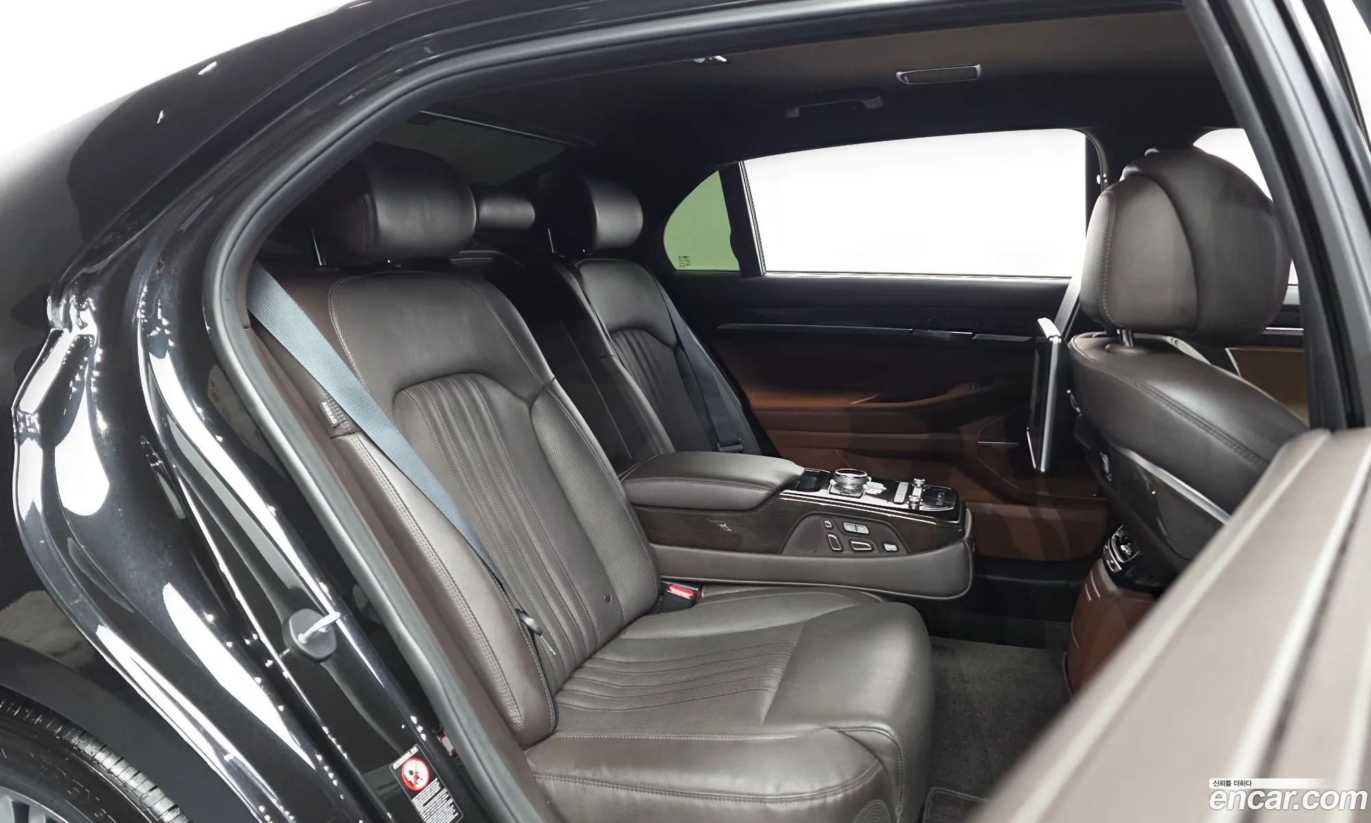 Genesis G90 2019 — 13