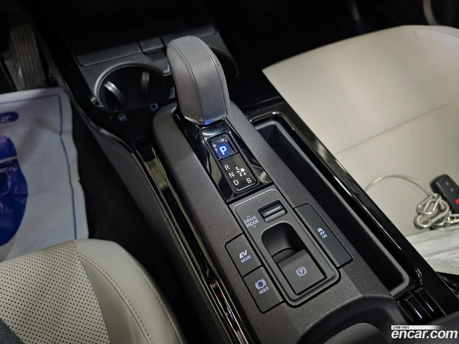 Toyota Prius 2023 — 17