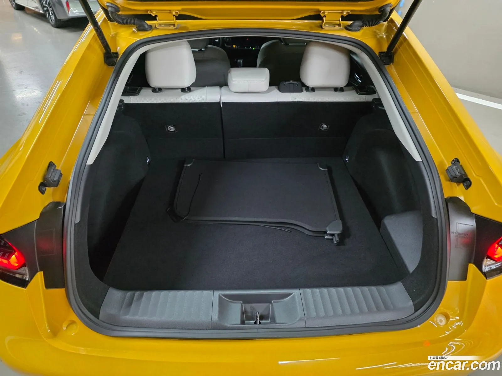 Toyota Prius 2023 — 6