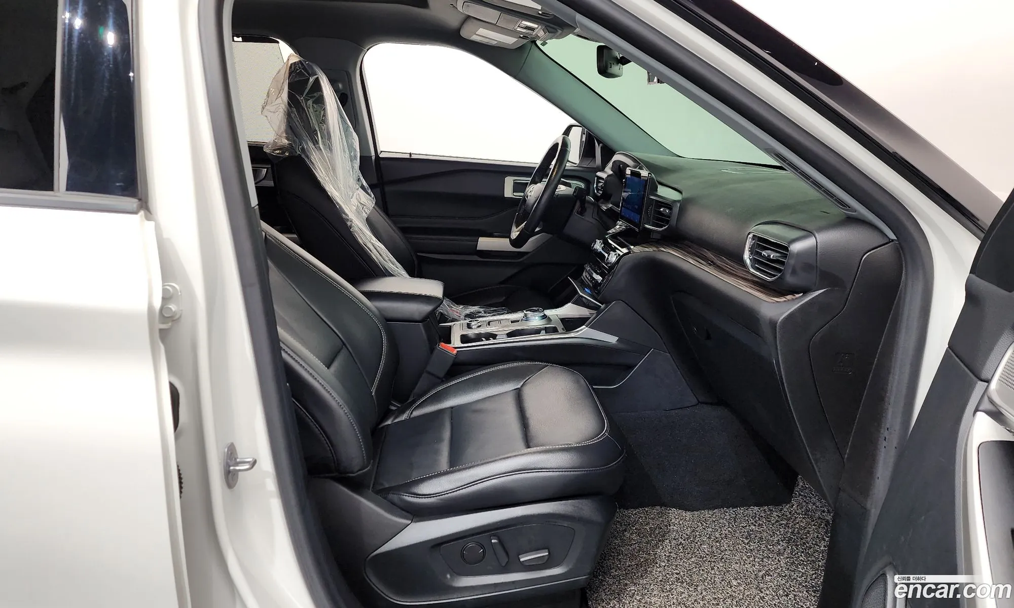 Ford Explorer 6th Gen 2021 — 3