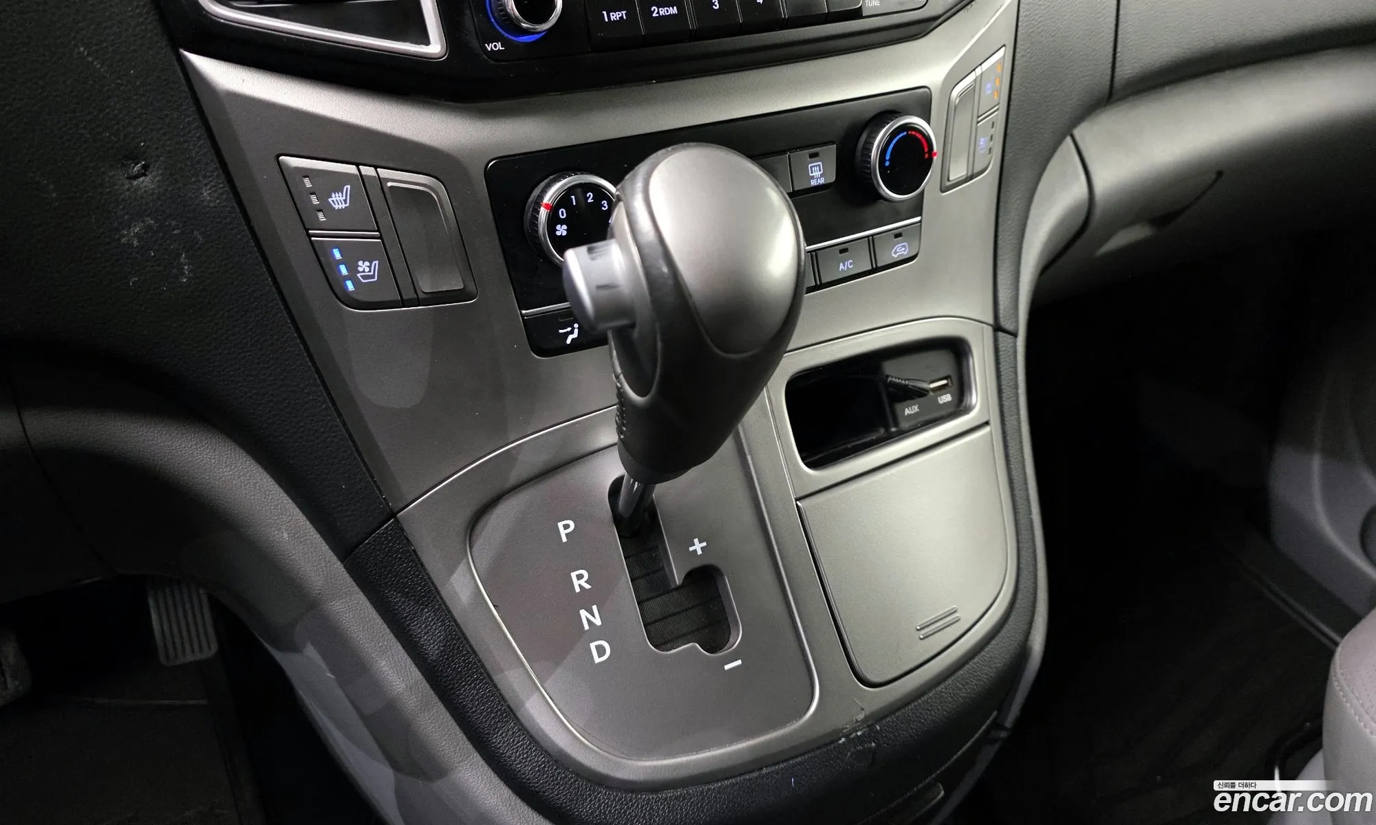 Hyundai Grand Starex 2020 — 16