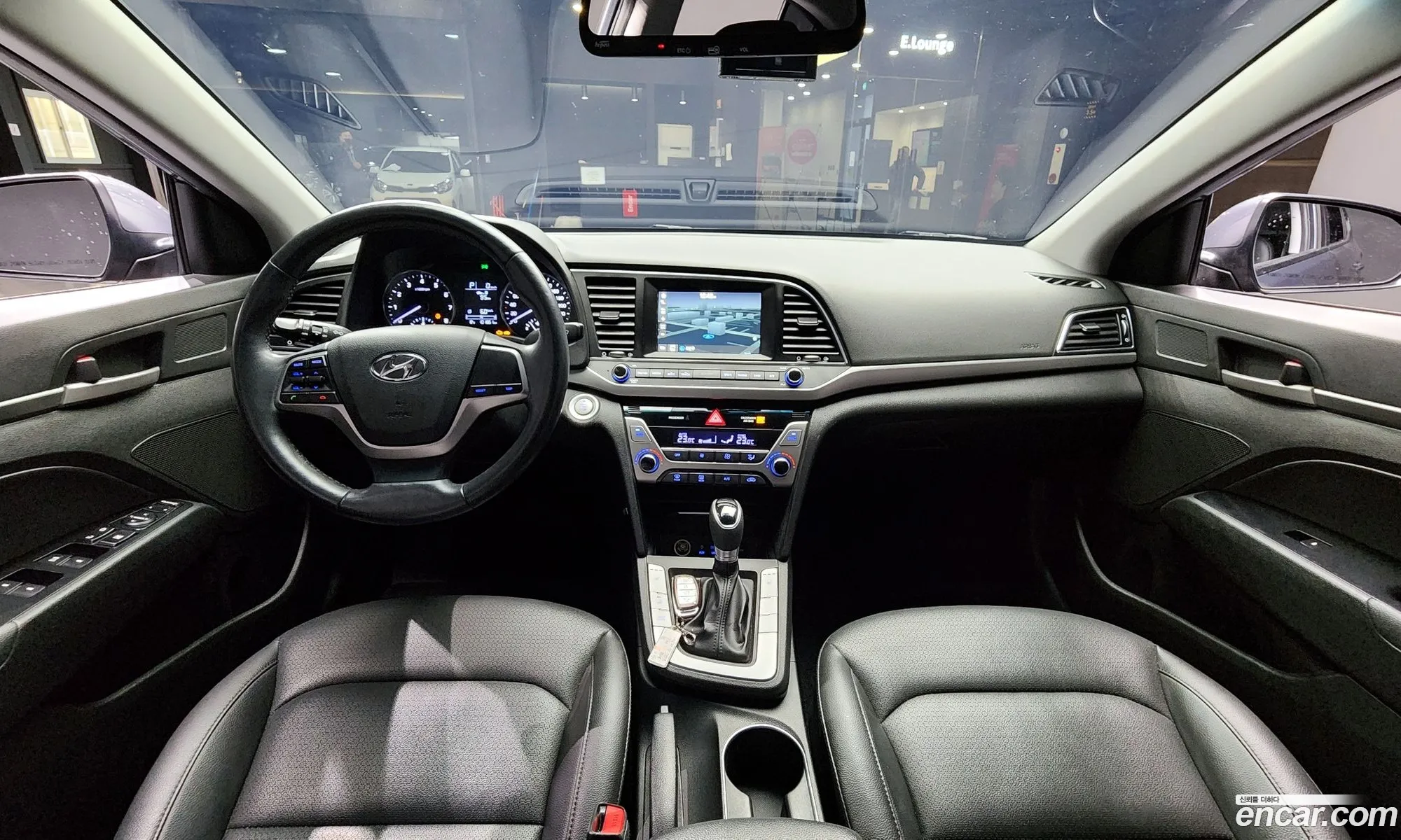 Hyundai Elantra AD 2017 — 10