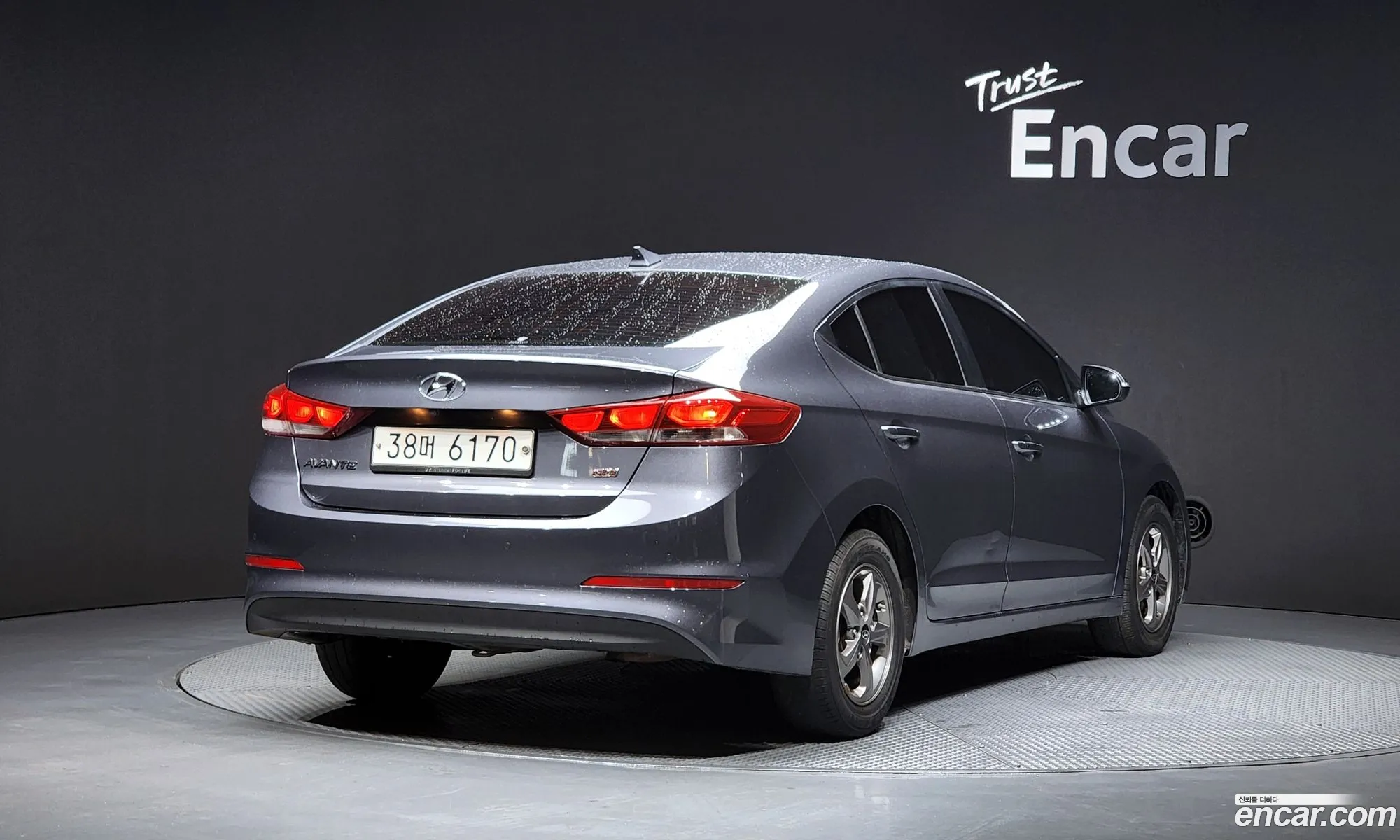 Hyundai Elantra AD 2017 — 12
