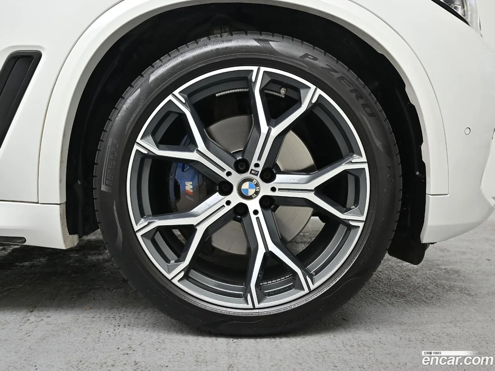 BMW X5 2023 — 18