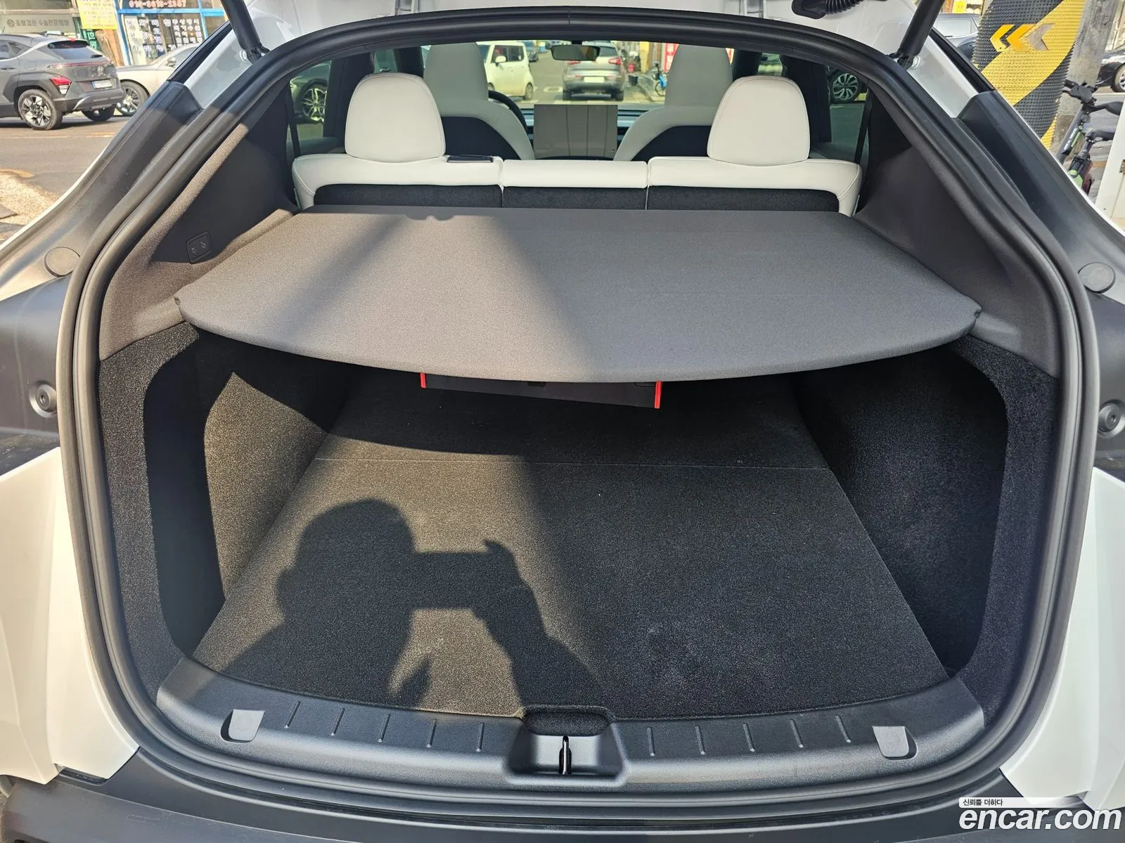 Tesla Model Y 2026 — 3