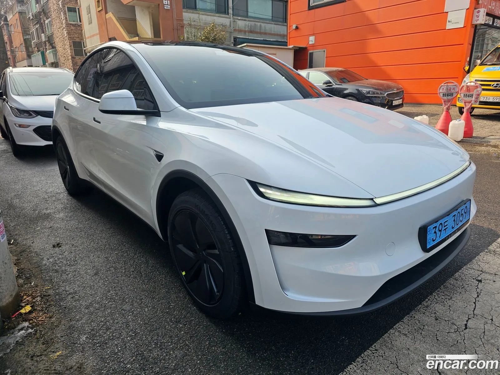 Tesla Model Y 2026 — 7