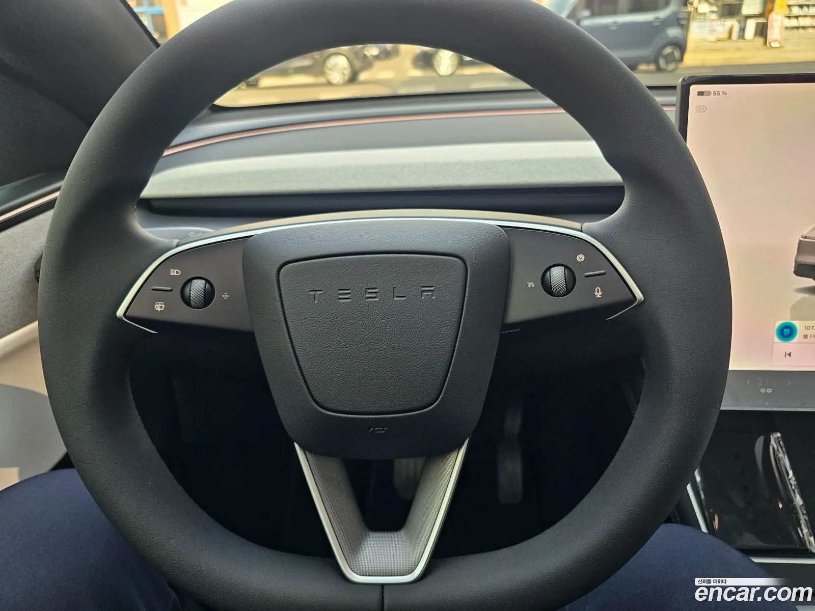 Tesla Model Y 2026 — 8