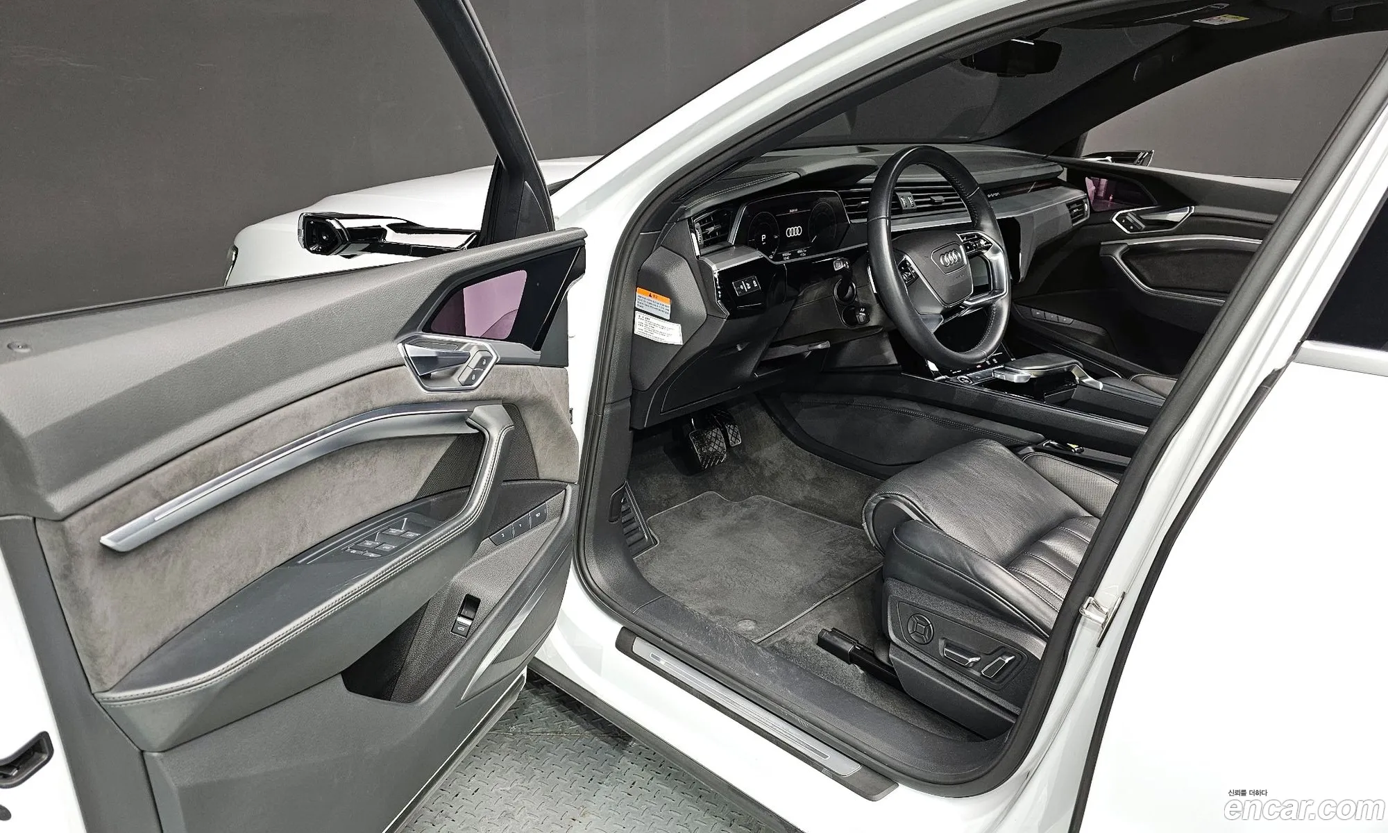 Audi e-tron 2021 WAUZZZGE3MB043533 — 6