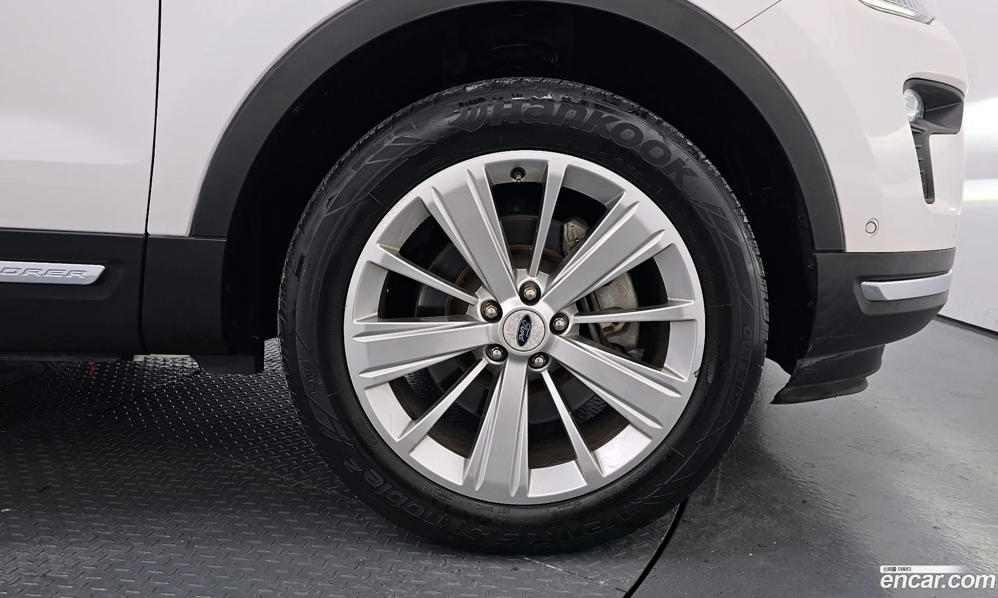 Ford Explorer 2019 — 18