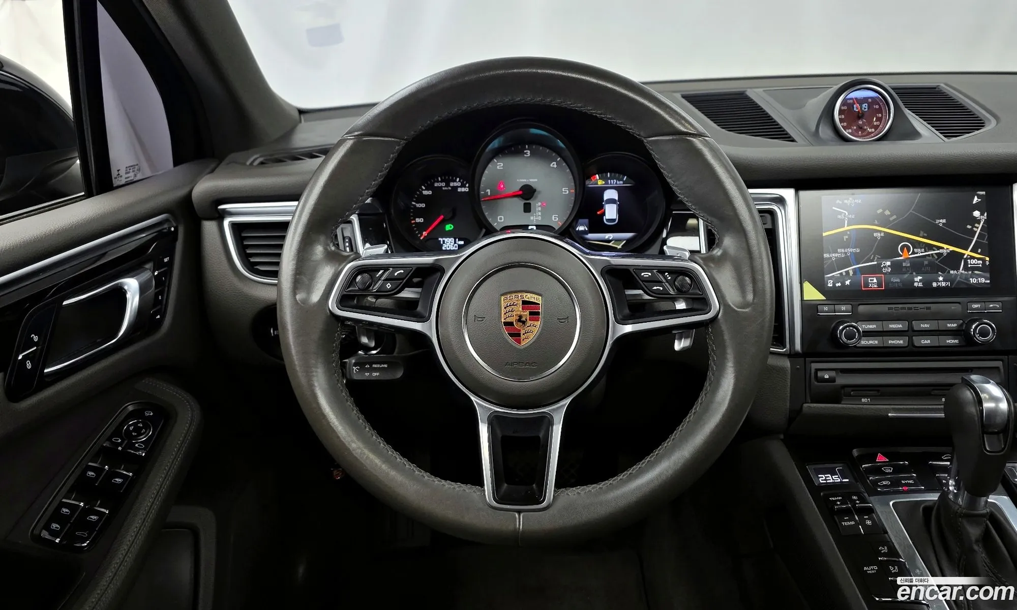 Porsche Macan 2016 WP1AD295XHLB70152 — 17