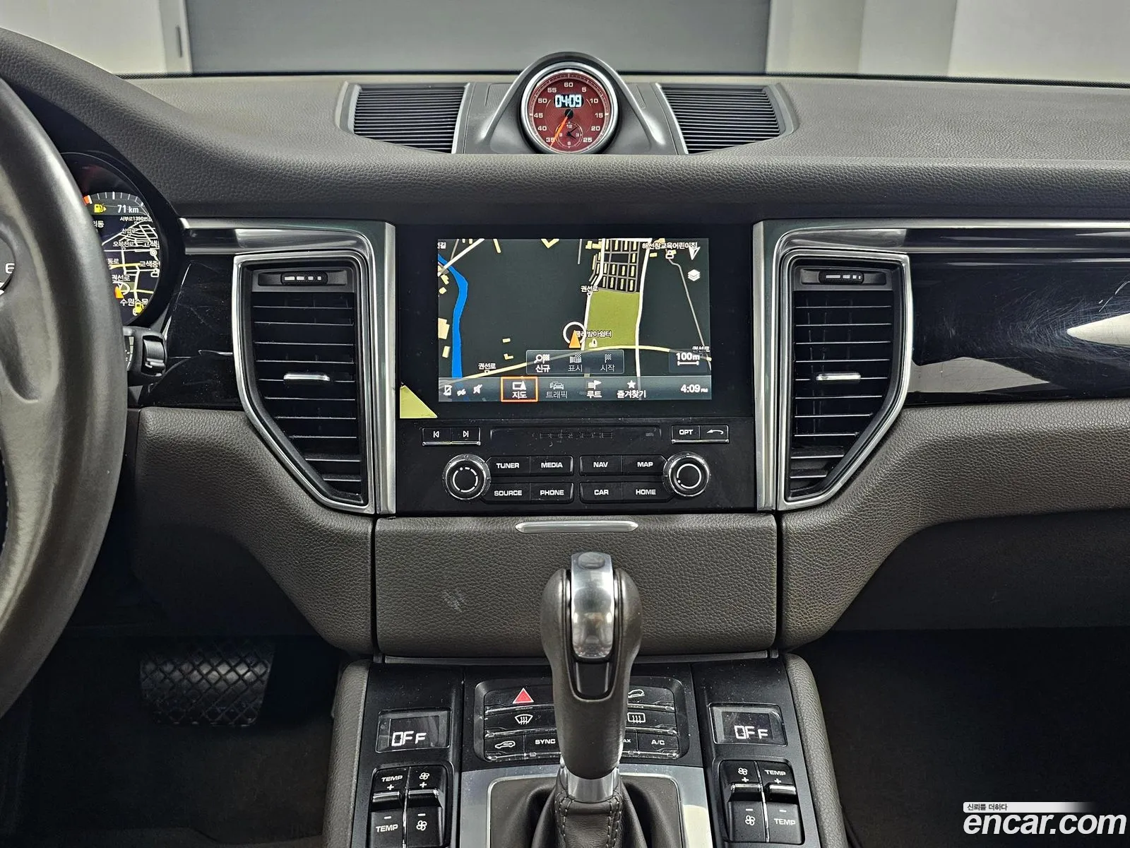 Porsche Macan 2016 WP1AD295XHLB70152 — 20