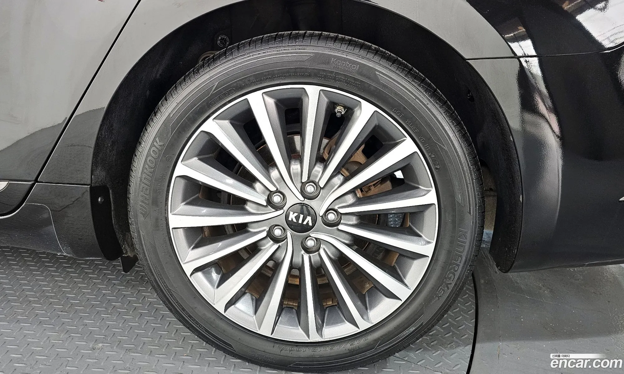Kia K7 2016 KNALB415BGA037885 — 16