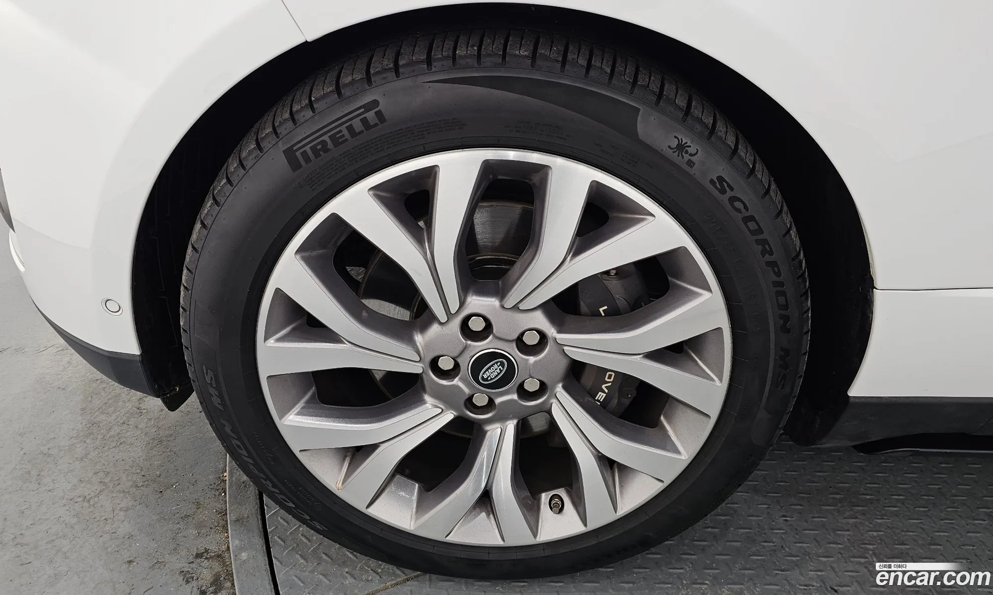 Land Rover Range Rover 2020 SALGA2BE0LA578039 — 13
