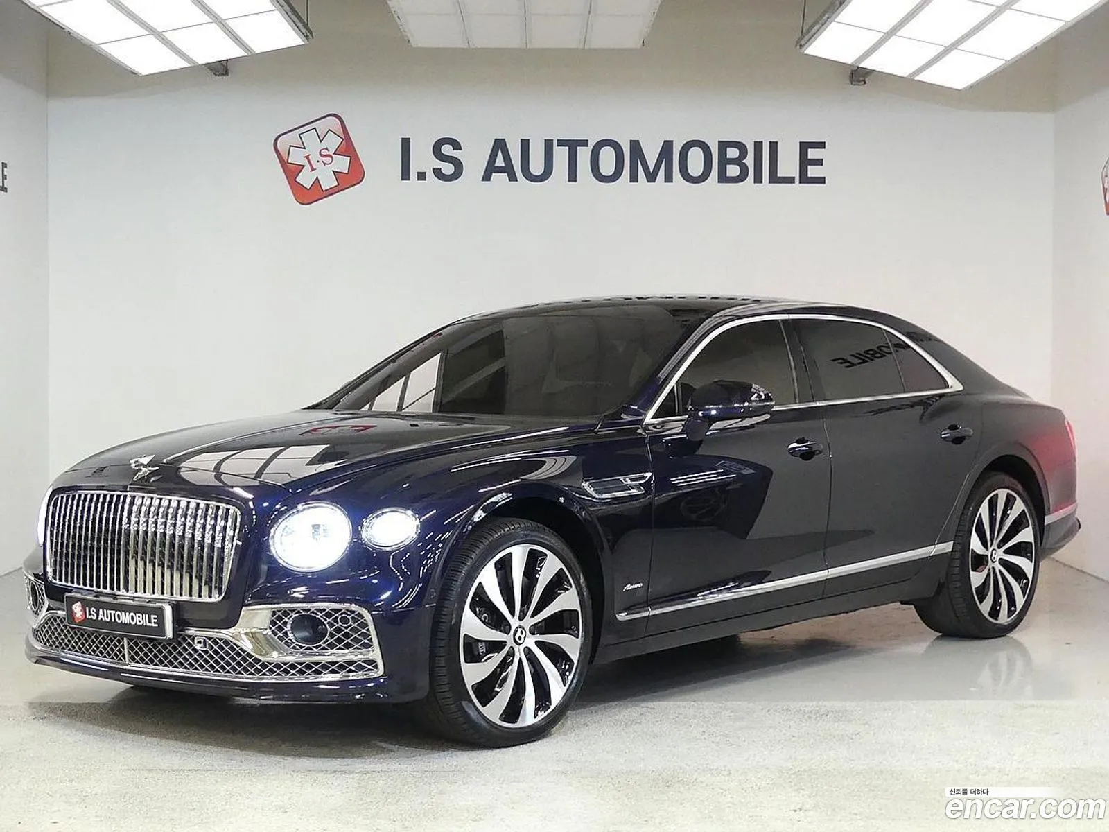 Bentley Flying Spur 2023 — 16