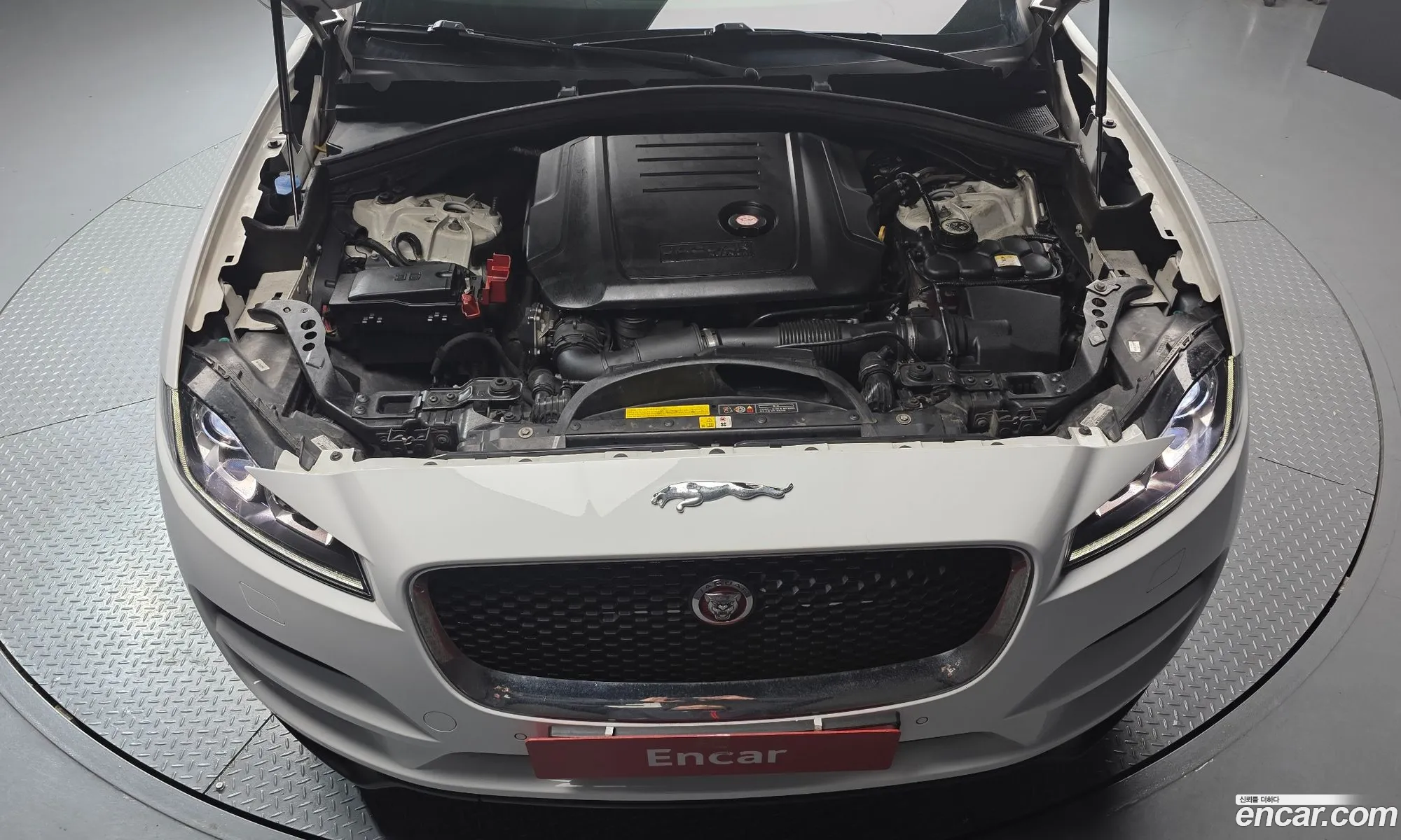 Jaguar F-Pace 2017 SADCA2BN4JA278236 — 2