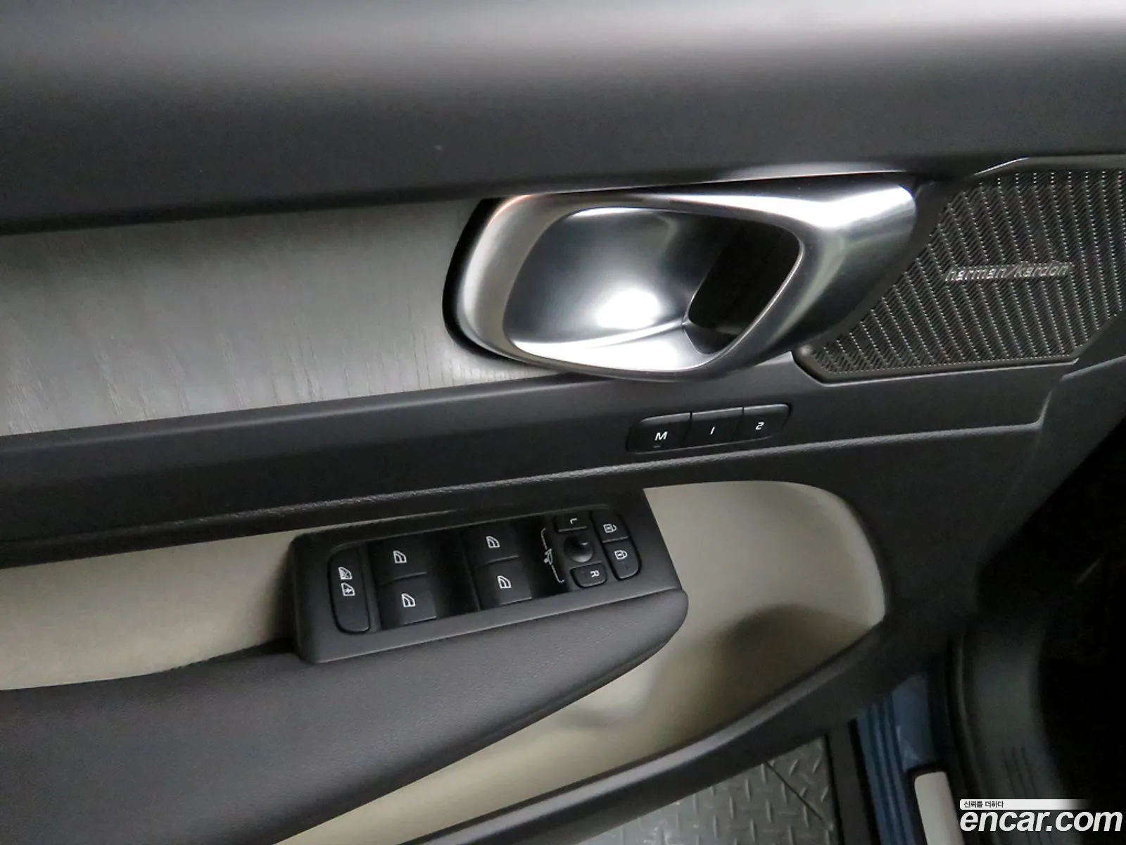 Volvo XC40 2025 — 16