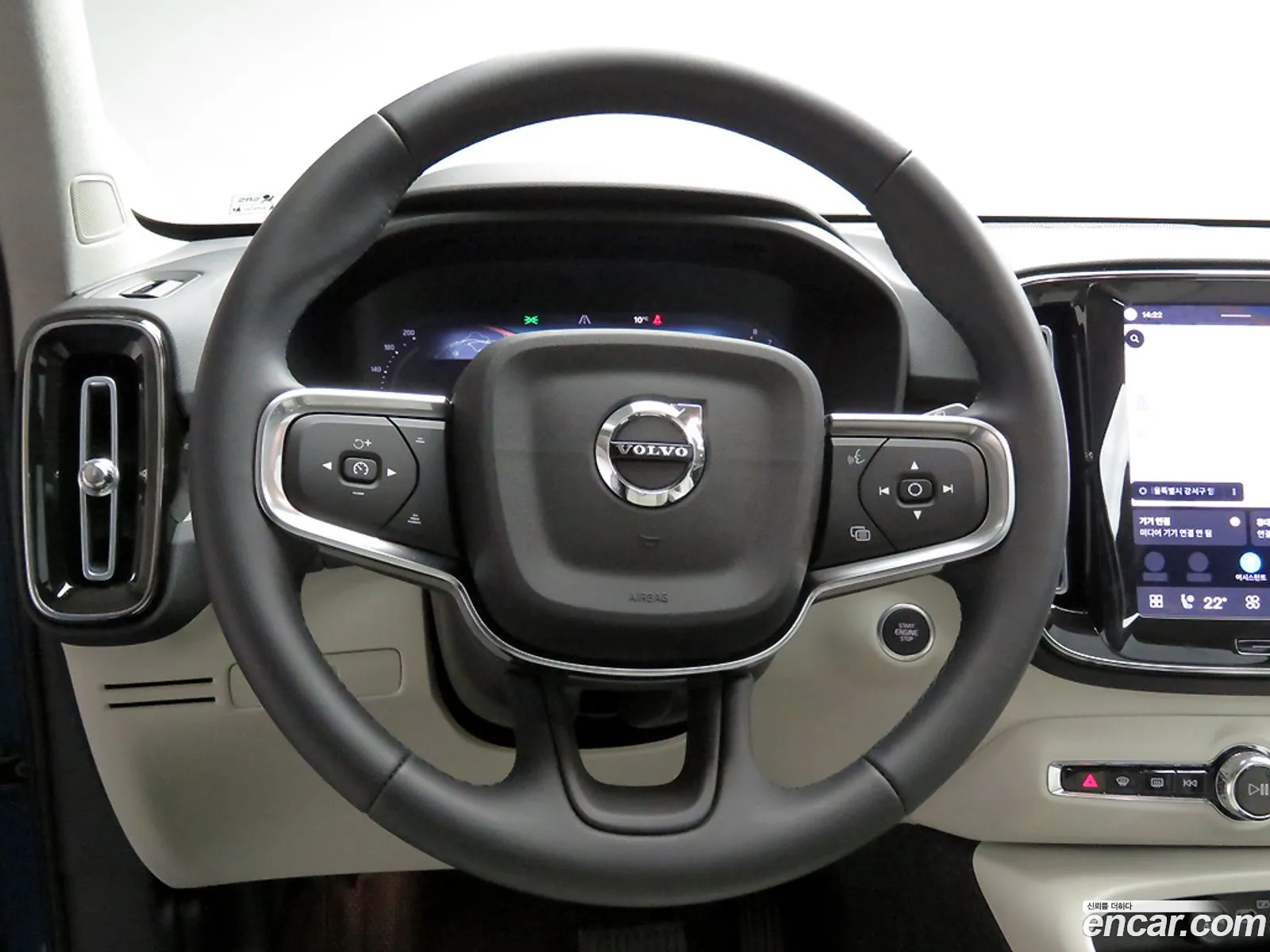 Volvo XC40 2025 — 6
