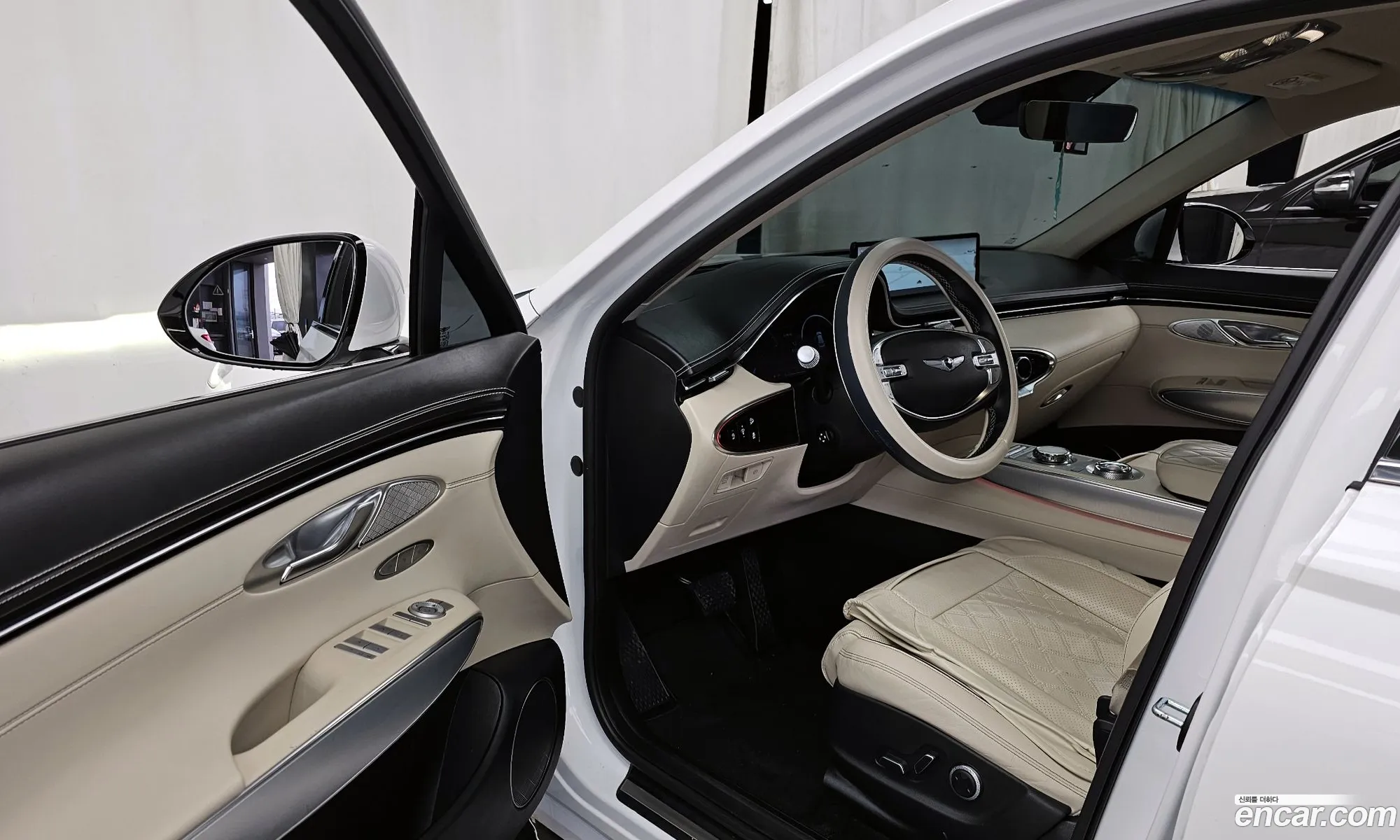 Genesis GV70 2022 — 16
