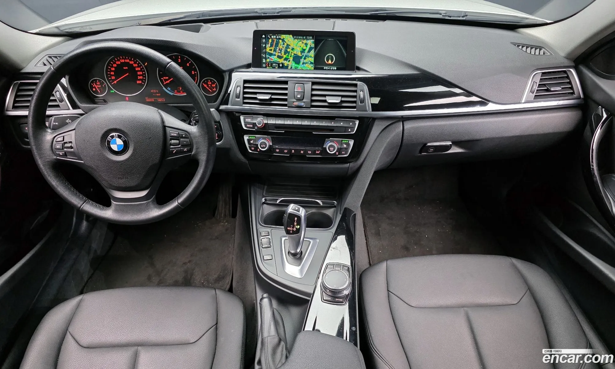 BMW 3 Series 2018 WBA8C5100JA075375 — 5