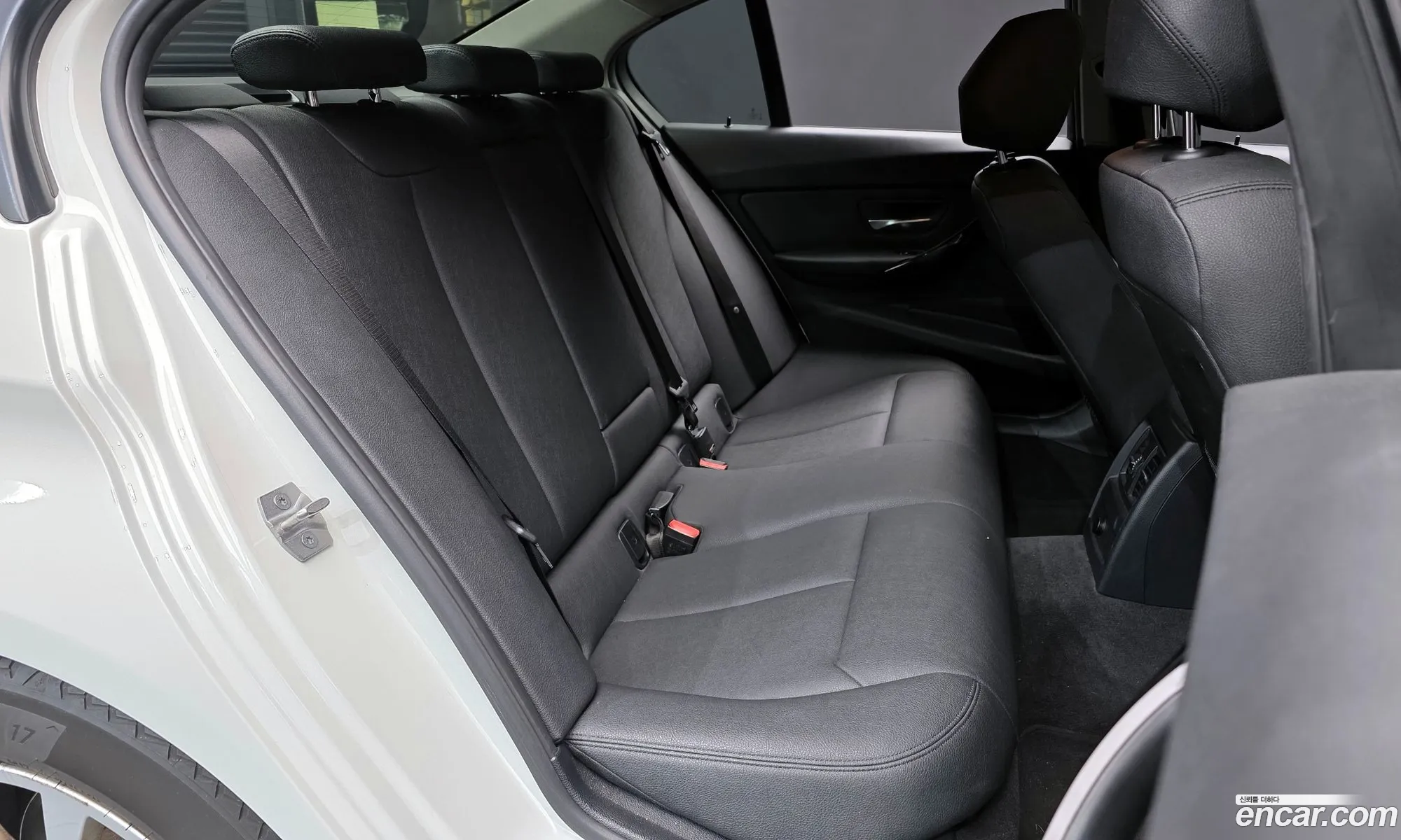 BMW 3 Series 2018 WBA8C5100JA075375 — 8