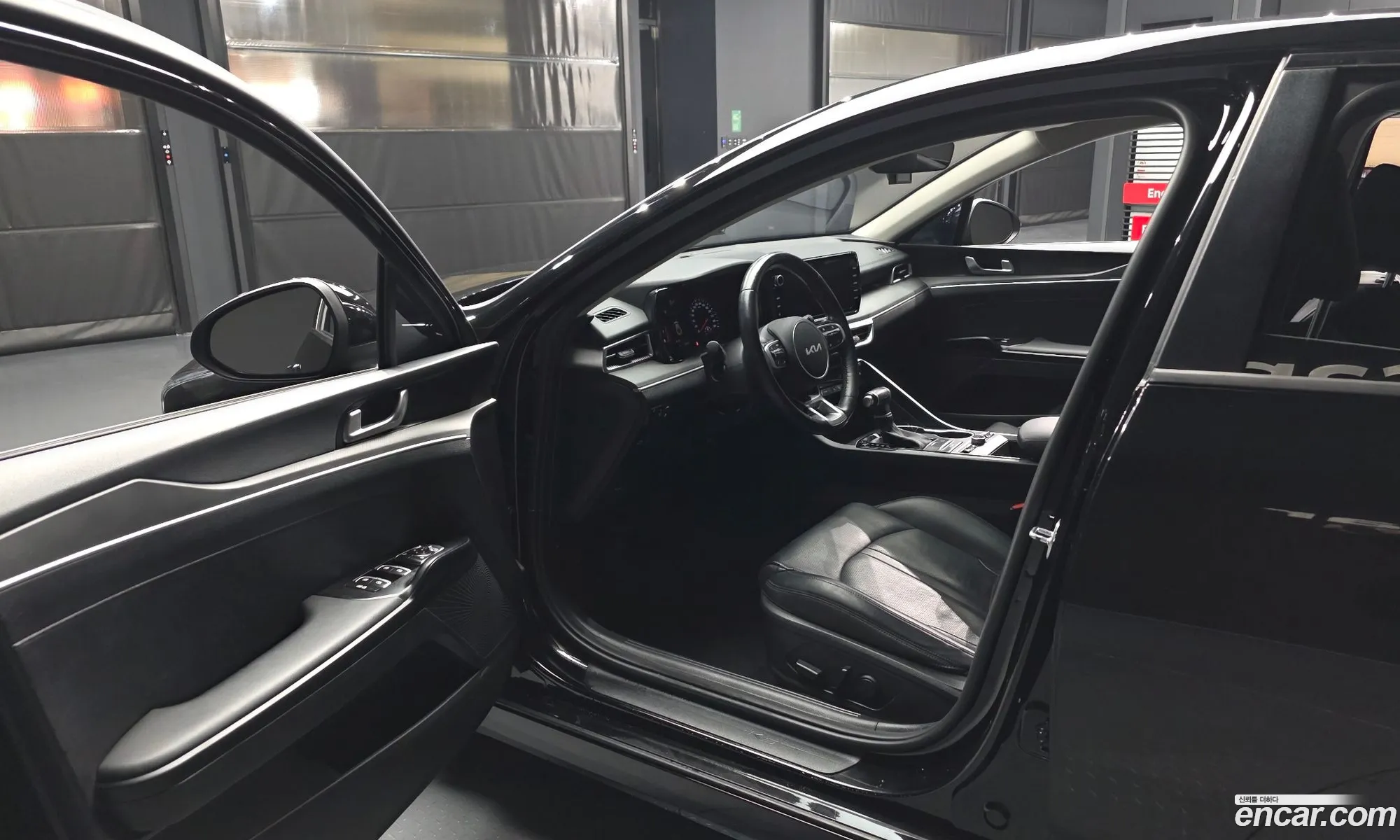 Kia K5 2022 KNAG741BBNA173417 — 12