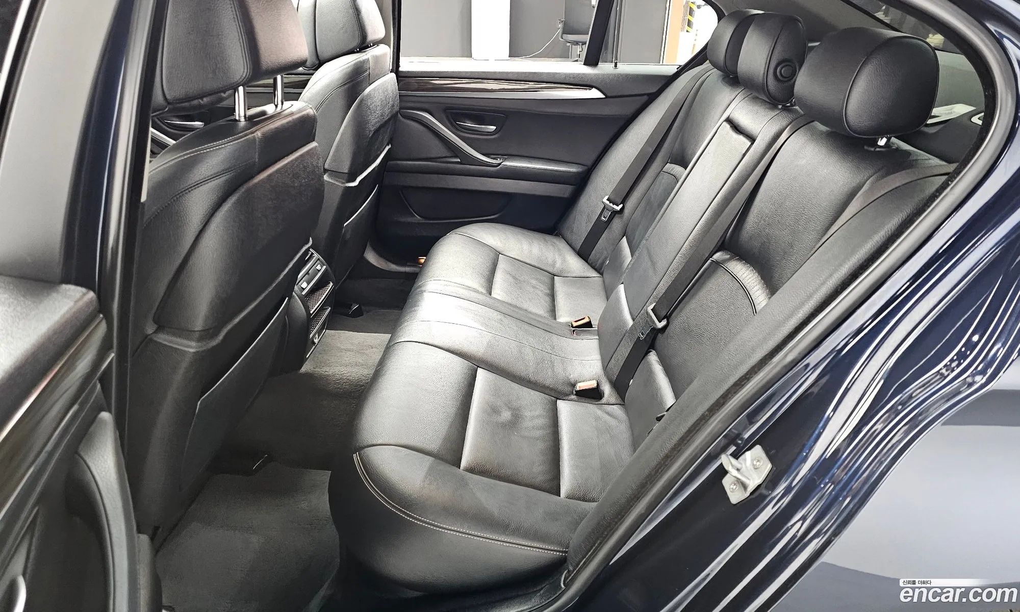 BMW 5 Series 2016 WBA5E5103GG068231 — 17