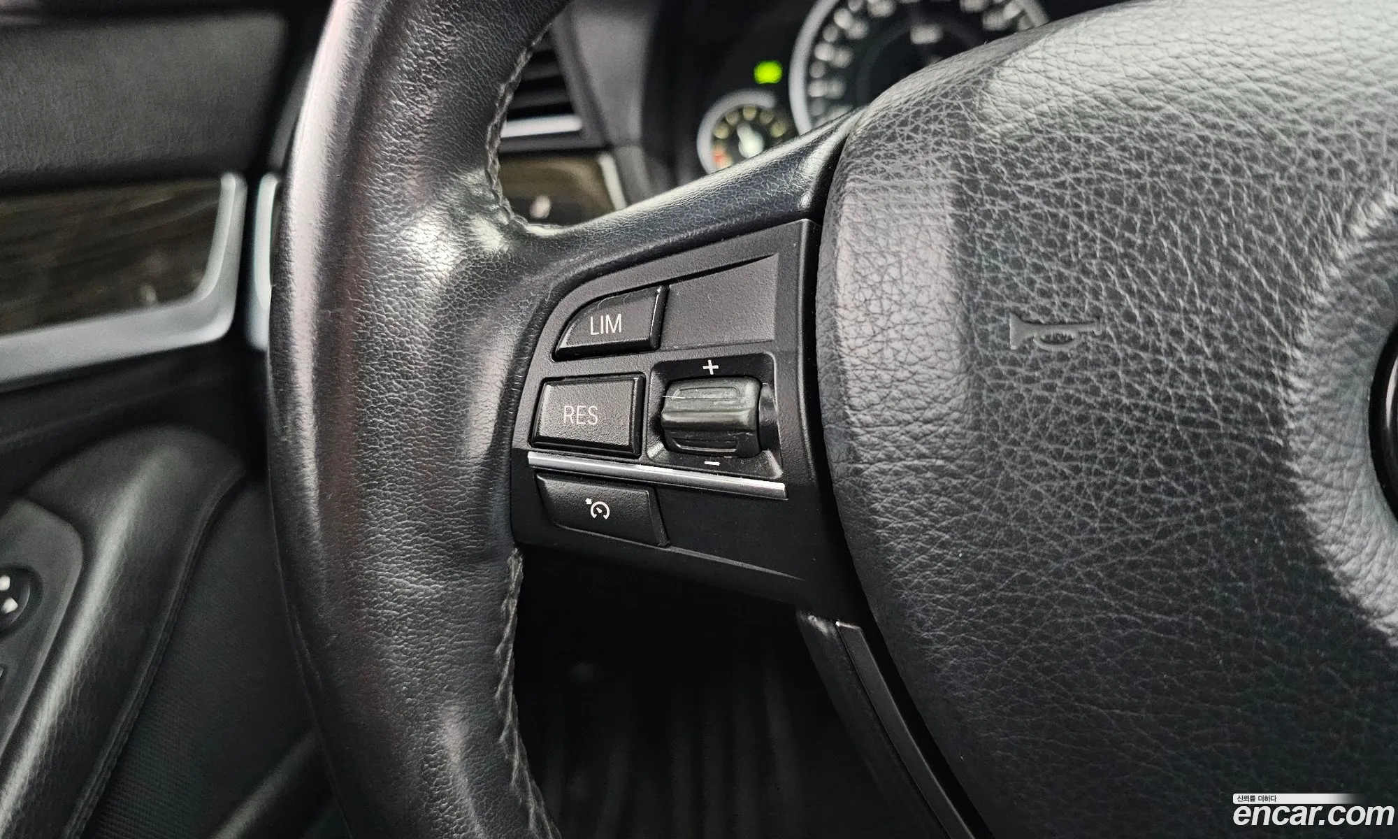 BMW 5 Series 2016 WBA5E5103GG068231 — 11