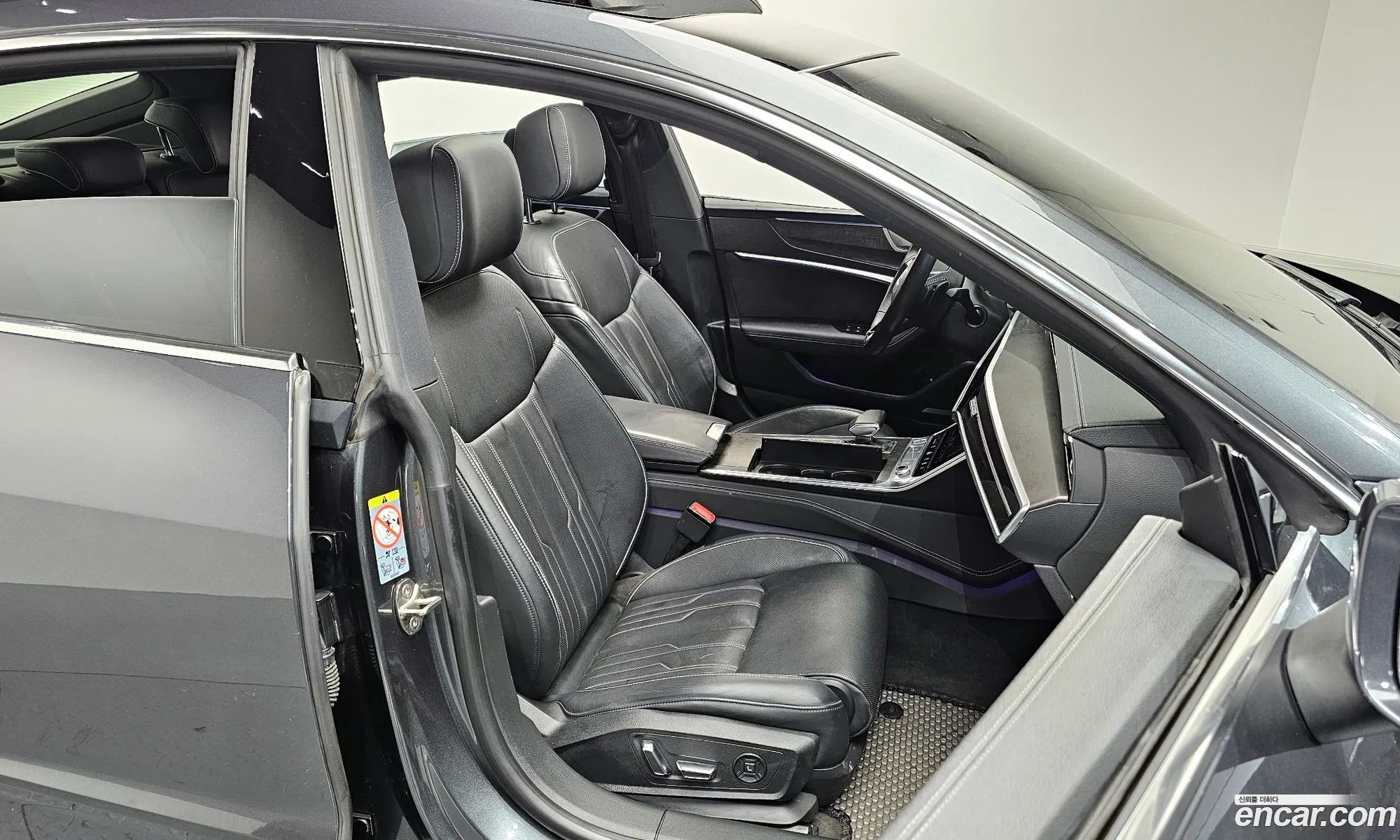 Audi A7 2020 WAUZZZF25LN063884 — 3