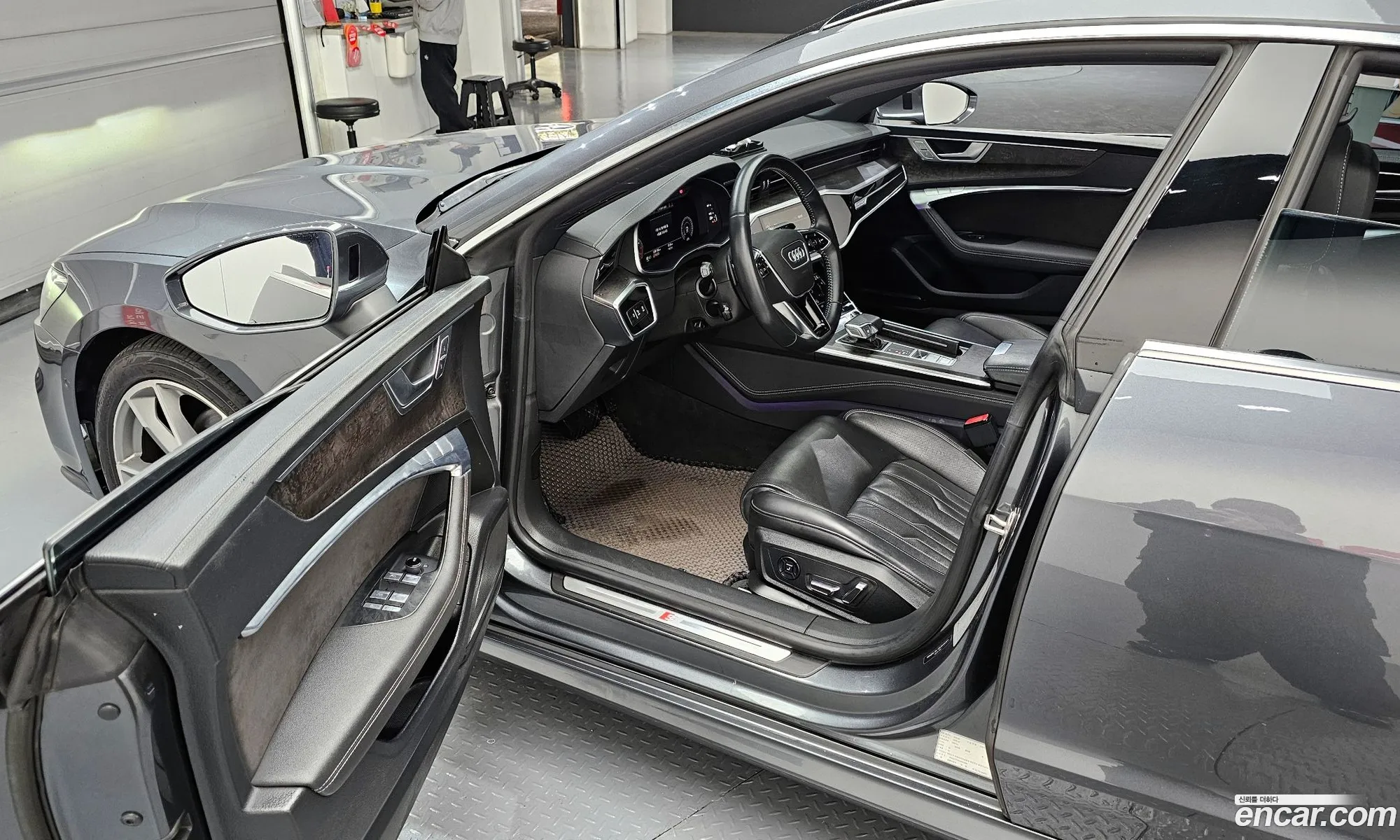 Audi A7 2020 WAUZZZF25LN063884 — 7