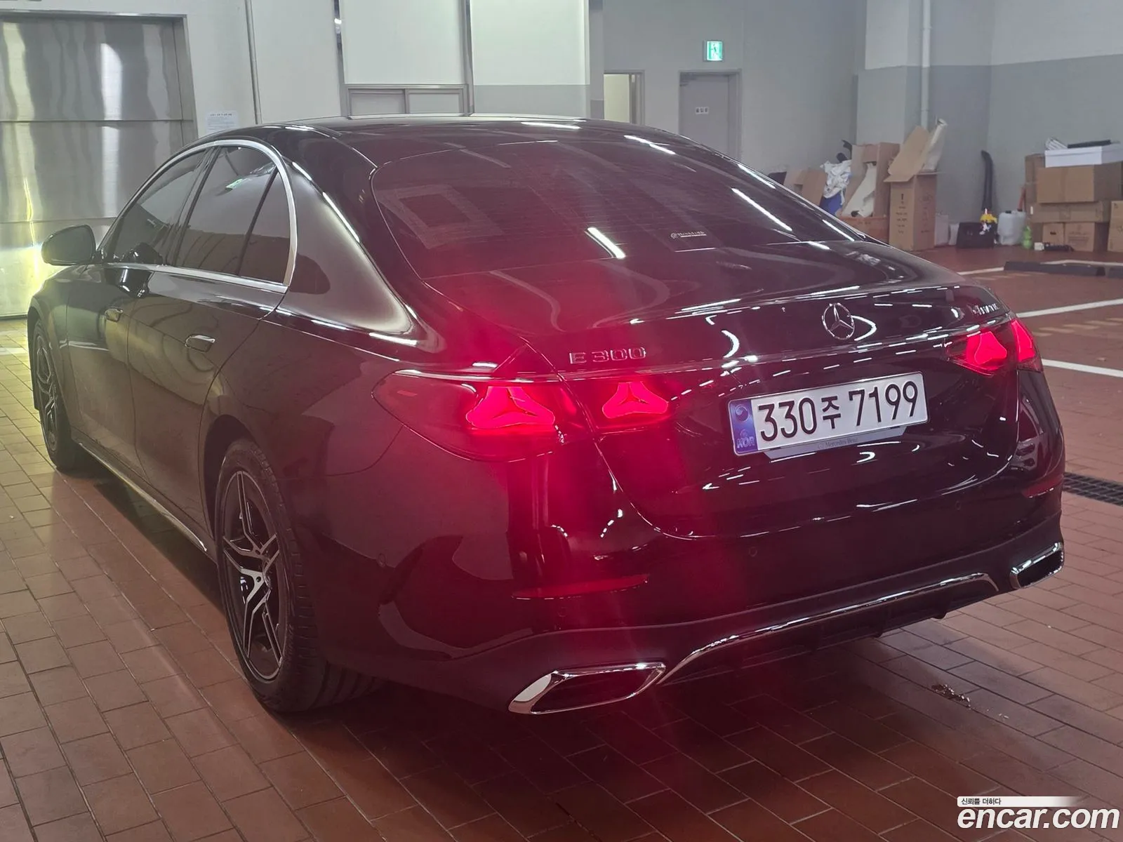 Mercedes-Benz E-Class W214 2025 — 12