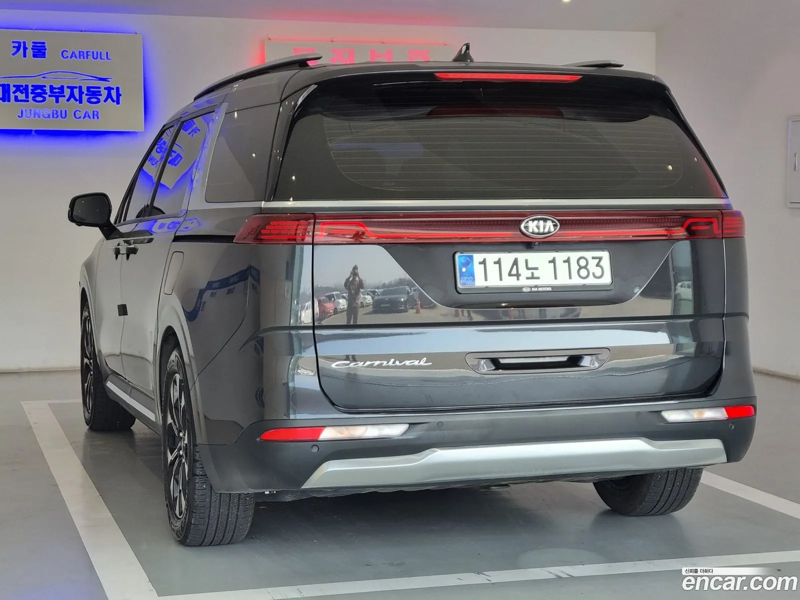 Kia Carnival 2021 — 5