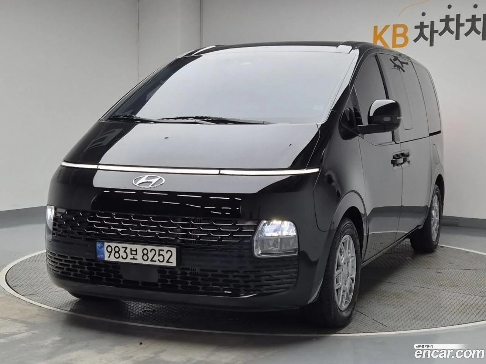 Hyundai Staria 2021 — 12