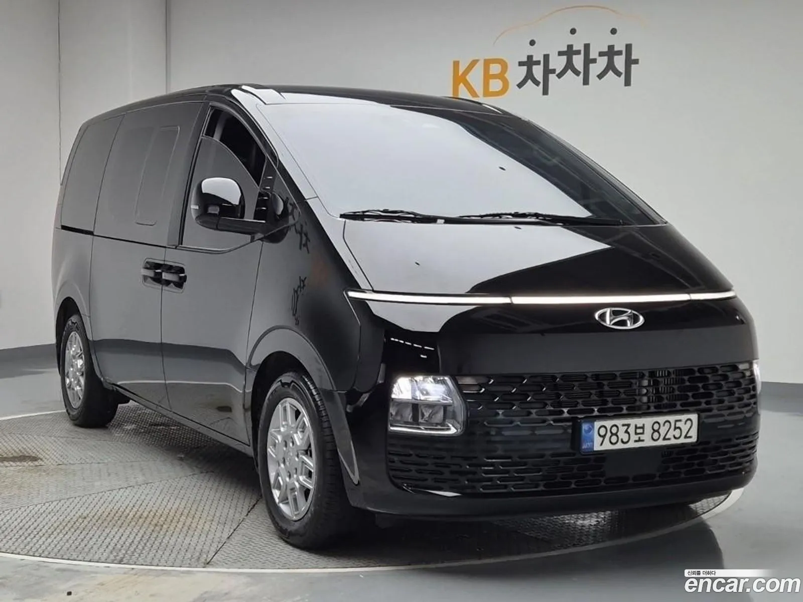 Hyundai Staria 2021 — 3
