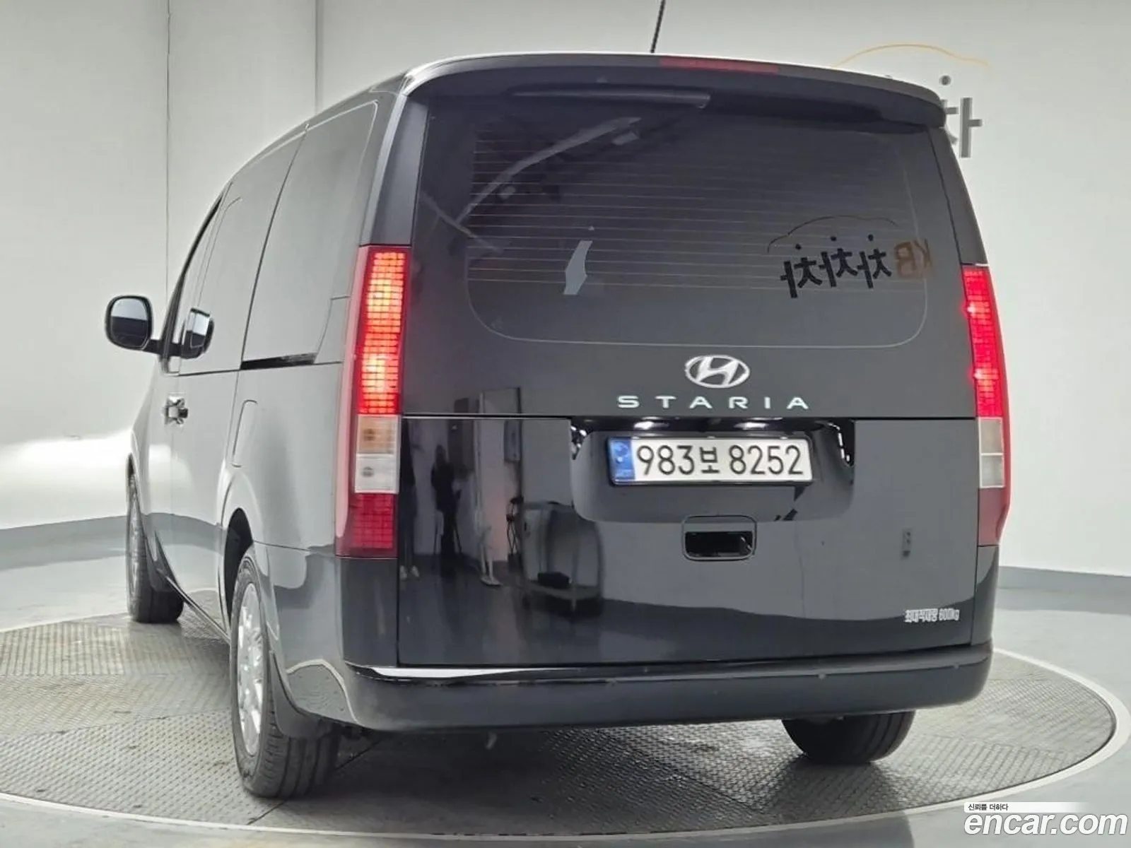Hyundai Staria 2021 — 17