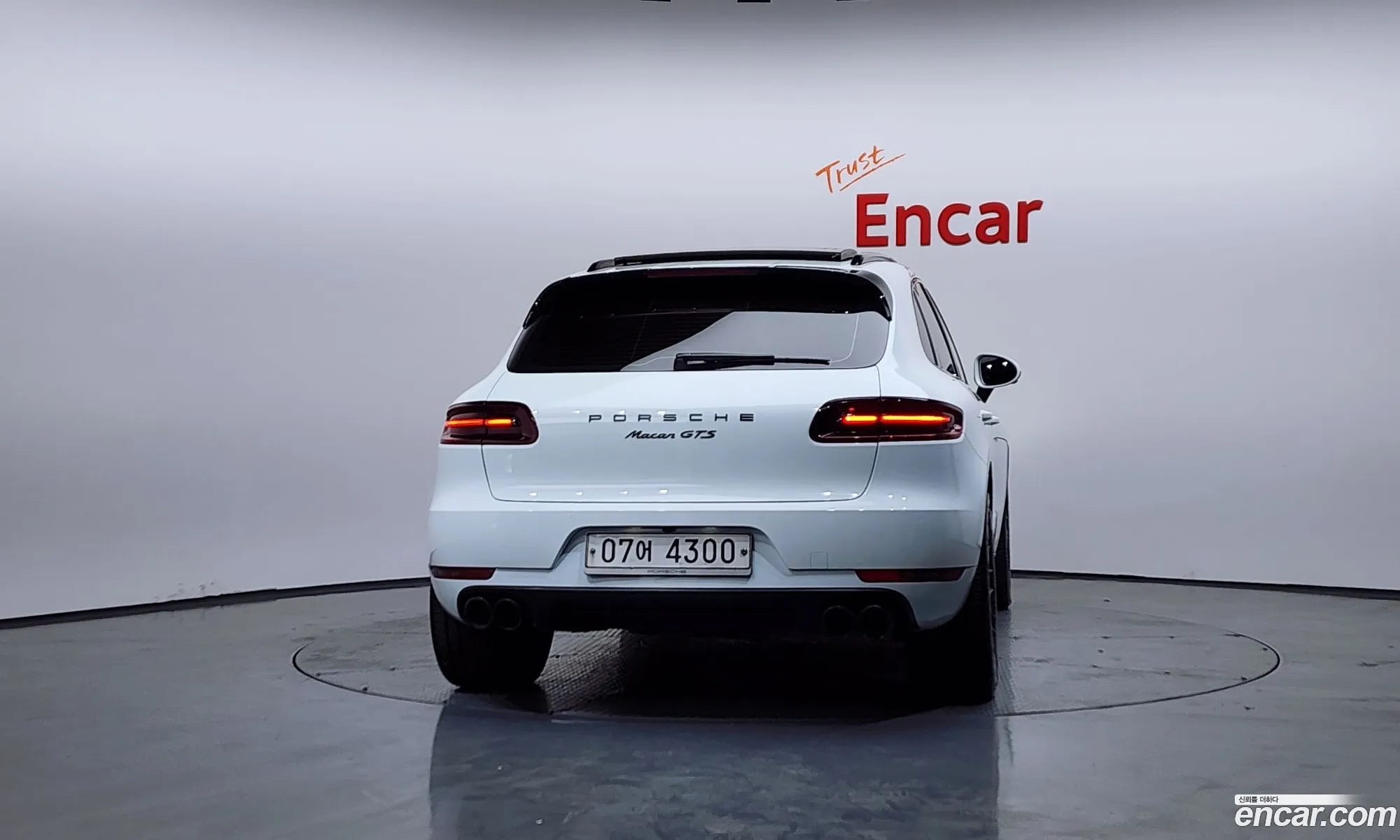 Porsche Macan 2018 WP1AG2954JLB63307 — 18