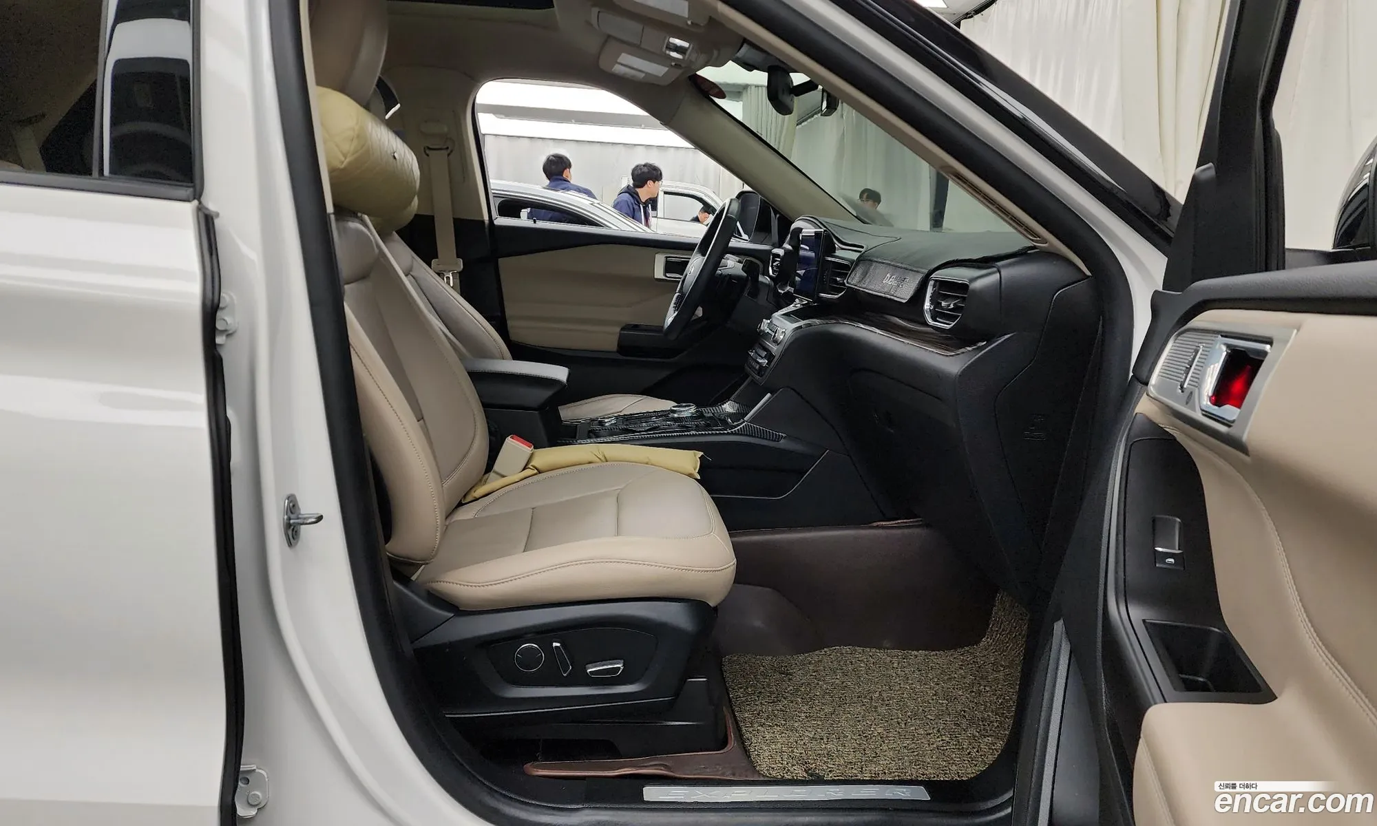 Ford Explorer 6th Gen 2020 1FMSK8FH2LGB79082 — 5
