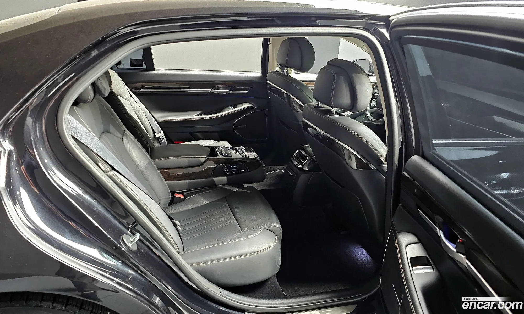 Genesis G90 2020 — 11