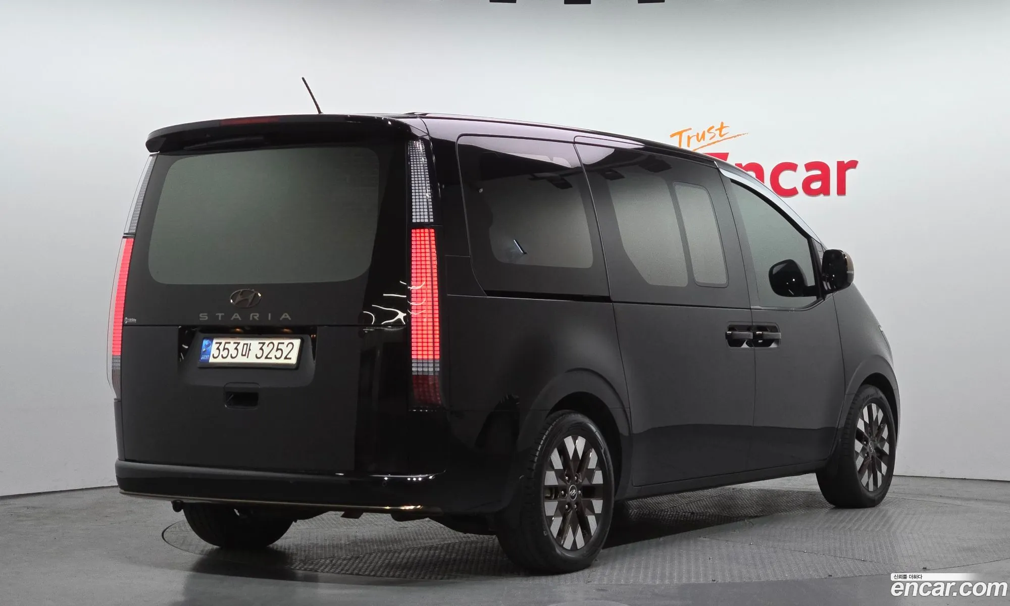 Hyundai Staria 2021 — 19
