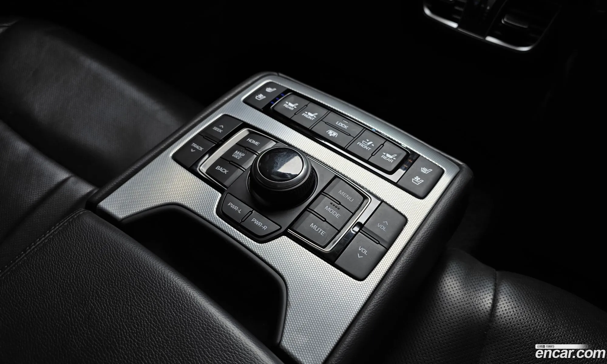 Genesis G80 2016 KMHGM41DBHU206335 — 19