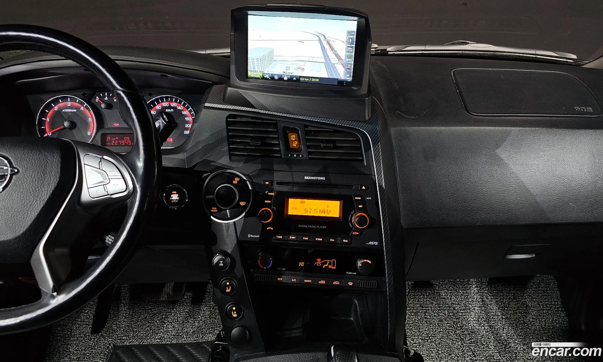 KG Mobility (SsangYong) Korando Sports 2015 — 19