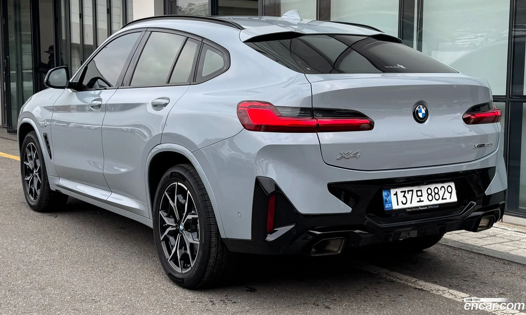BMW X4 2023 — 2
