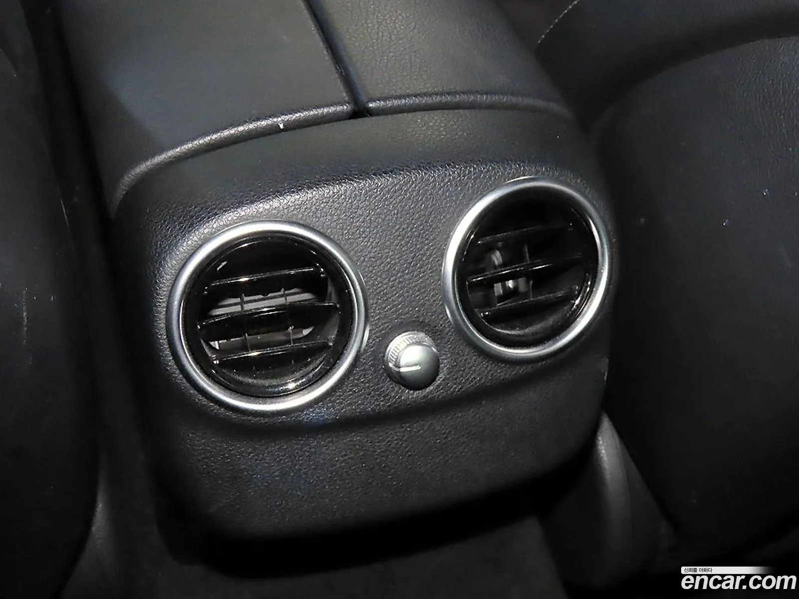 Mercedes-Benz C-Class W205 2019 — 17