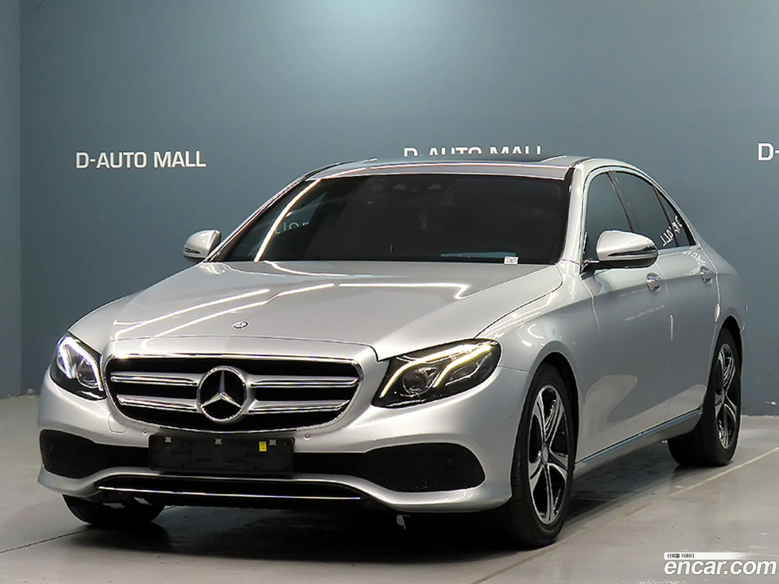 Mercedes-Benz E-Class W213 2017 — 15