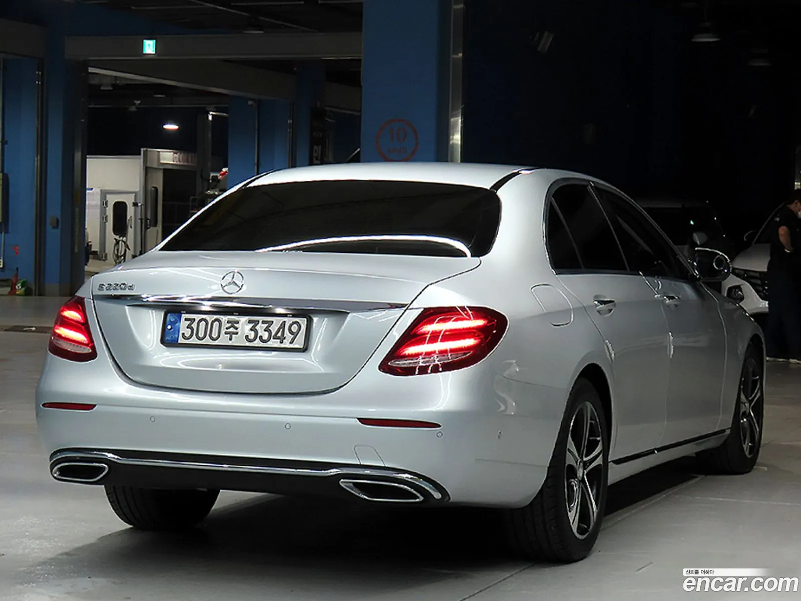 Mercedes-Benz E-Class W213 2017 — 12